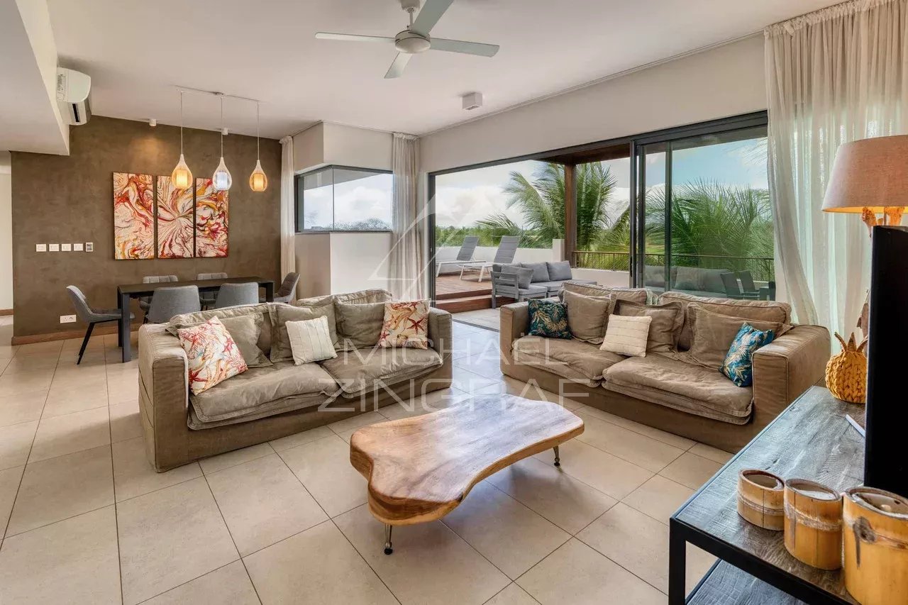 Penthouse with Golf View – Mont Choisy