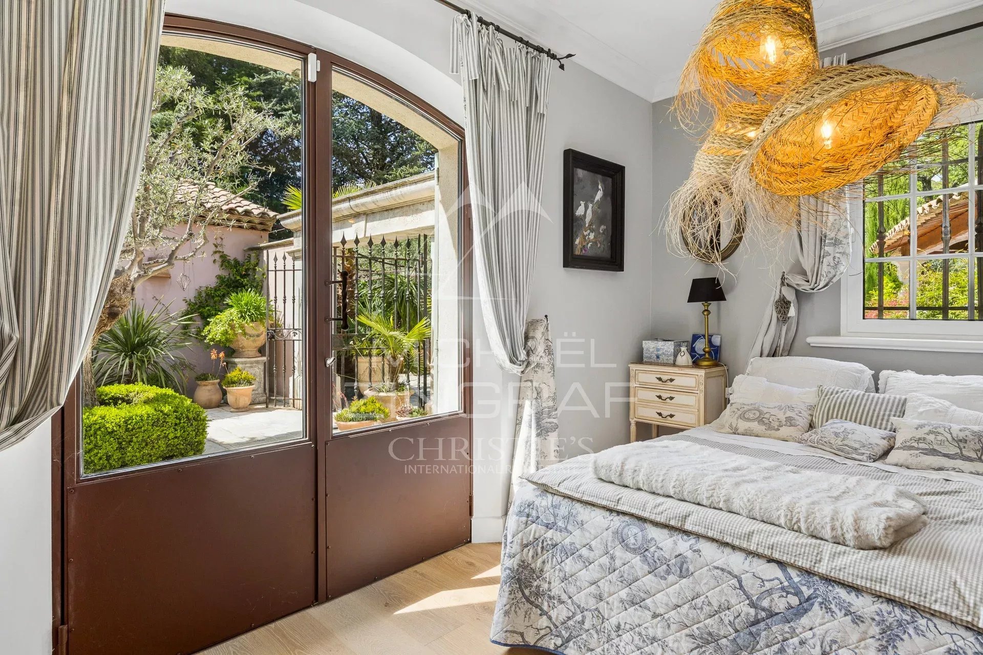 Exceptional charming estate
