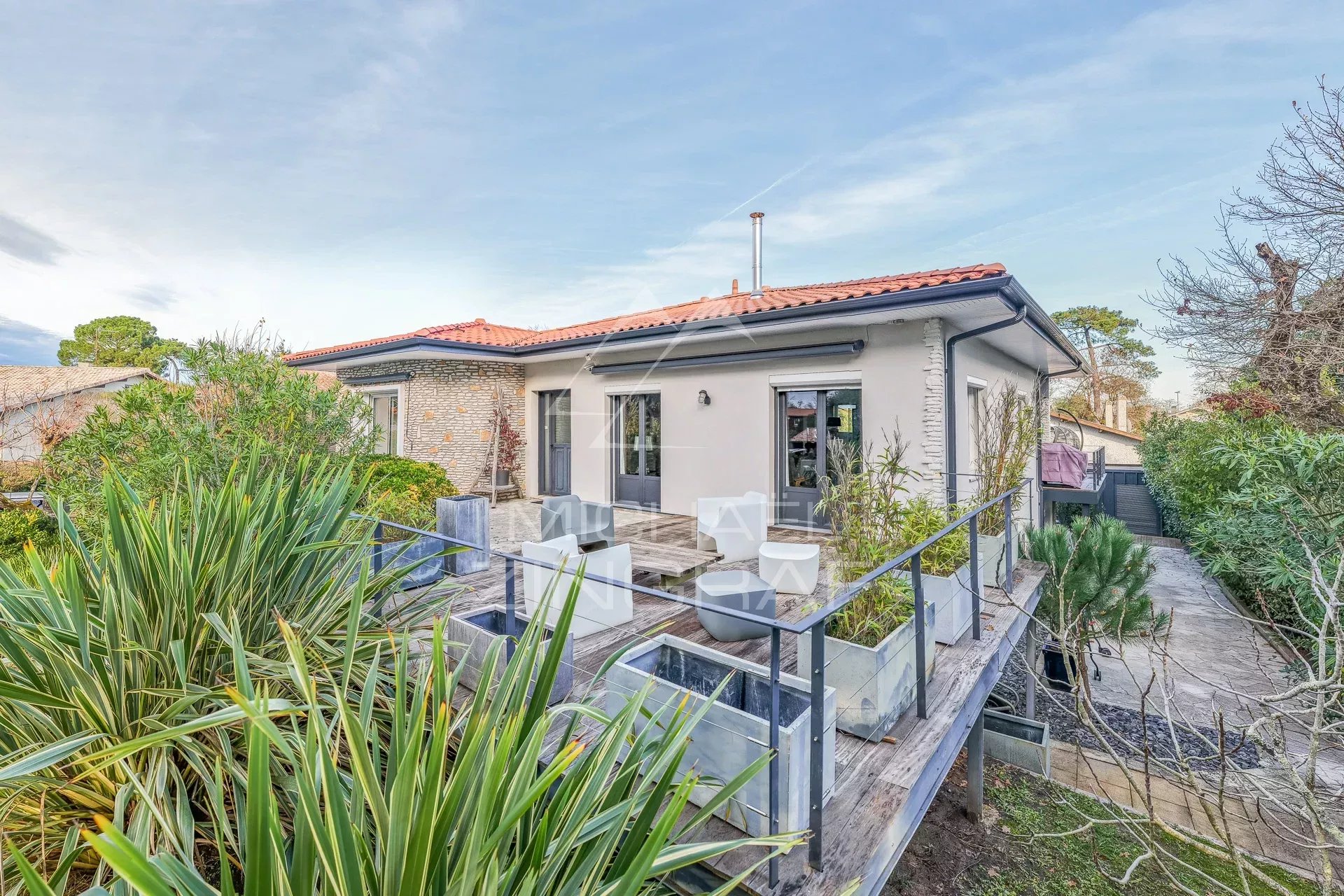 Maison contemporaine avec jardin et piscine au cœur de La Hume