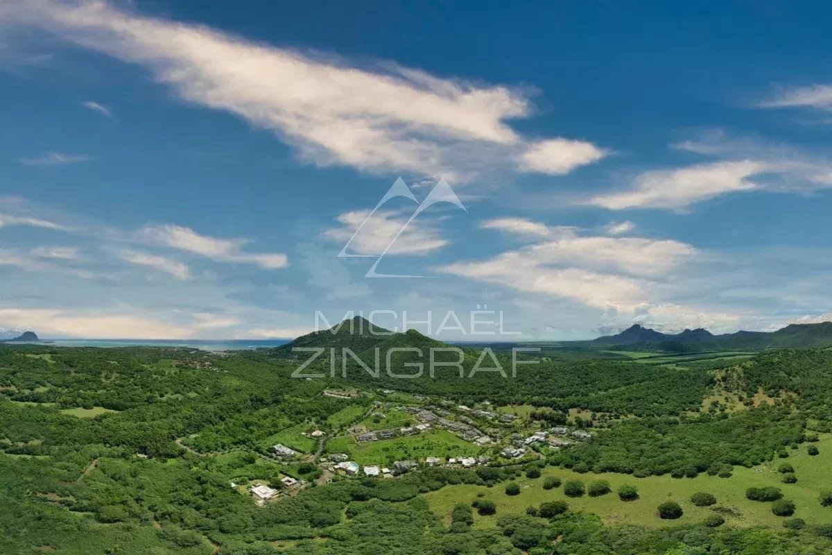 Élégante Villa de 3 Chambres avec Vue sur les Montagnes – Rivière Noire