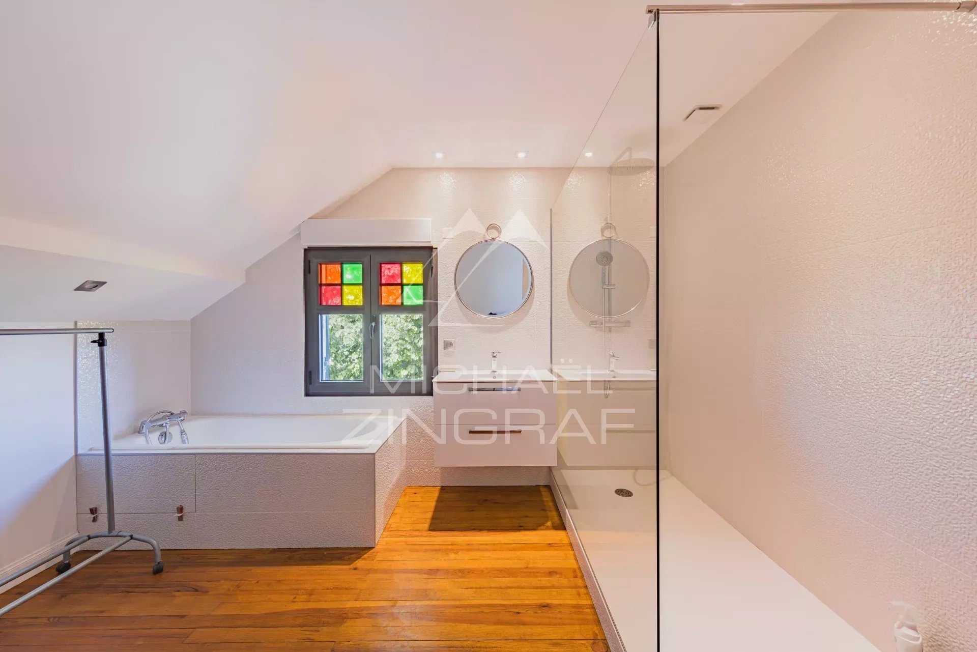 PROCHE PLAGE ARCACHON - VILLA DE 8 PIÈCES AVEC PISCINE