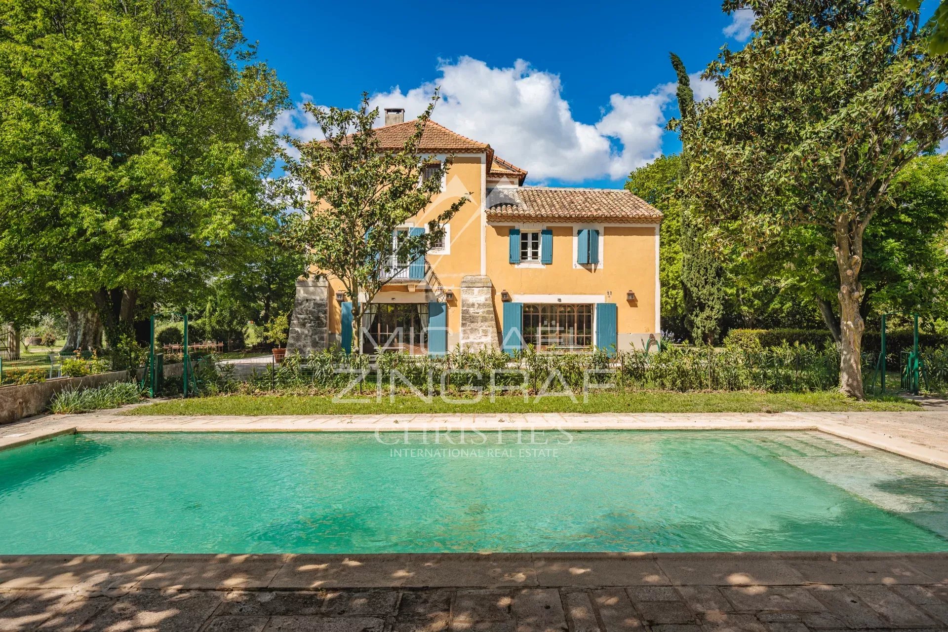 Schönes Anwesen - in der Nähe von Avignon