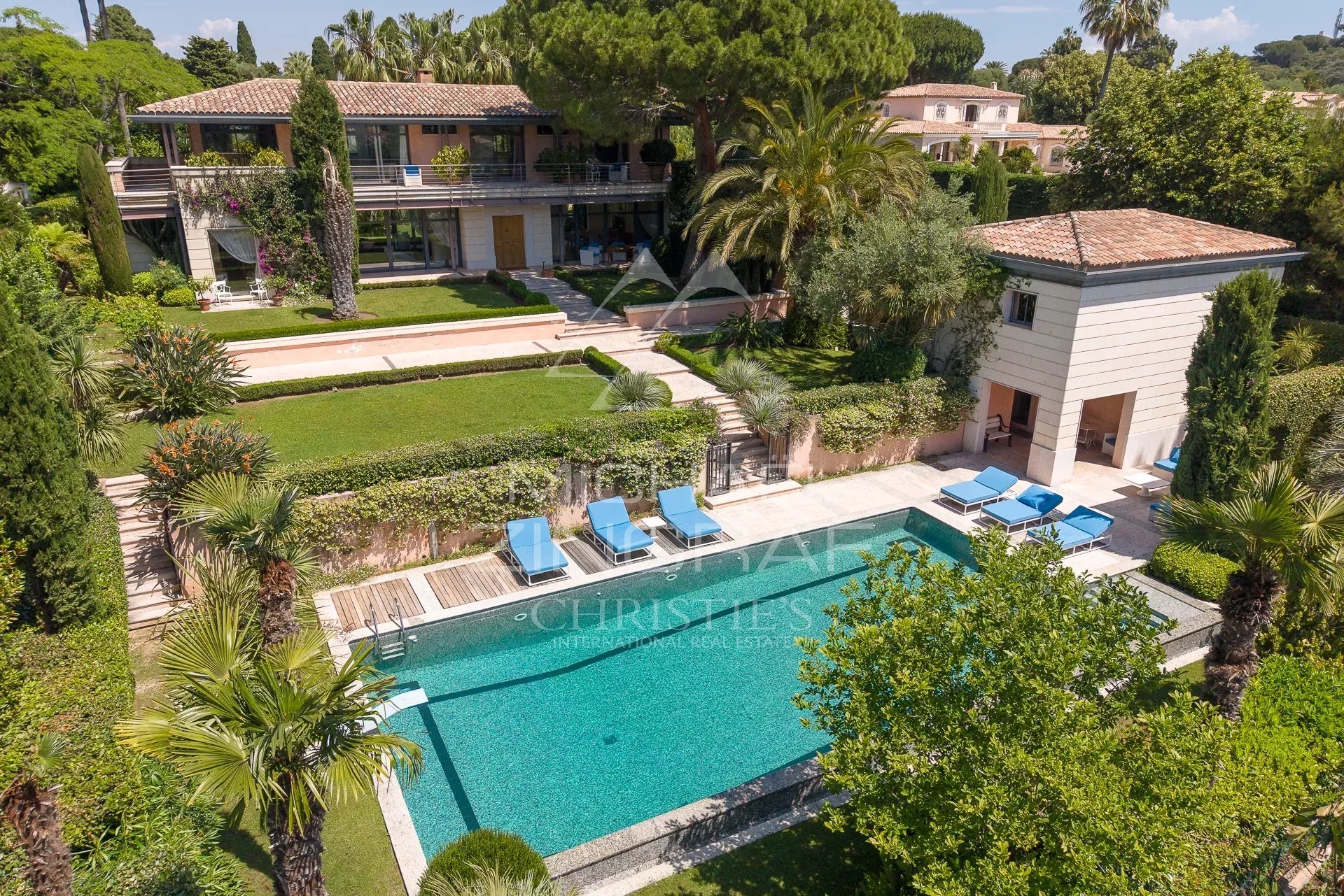 Cap d’Antibes – Zeitgenössische Eleganz in einer privaten und gesicherten Domäne