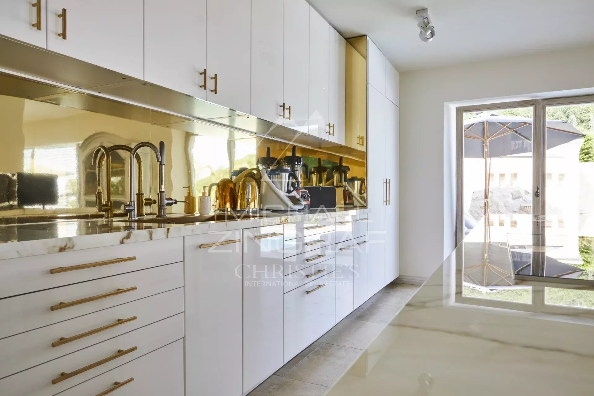 Tourrettes-sur-Loup - Bastide provençale avec vue mer - 4/5 chambres