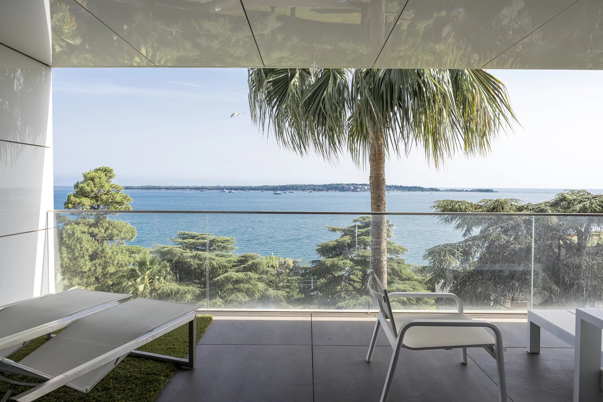 Luxury apartment with sea view and exceptional wellness facilities