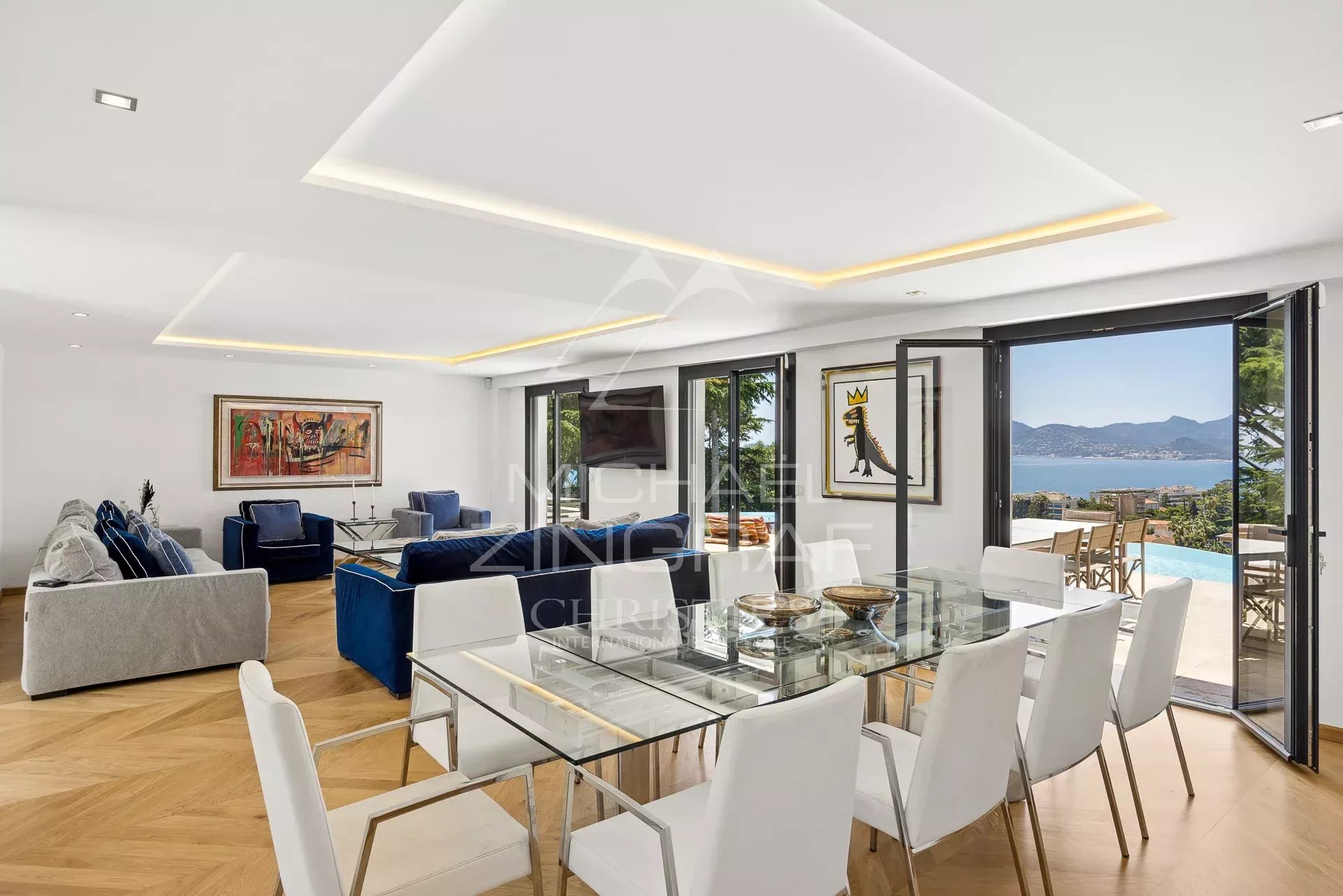 Cannes – Croix-des-Gardes – Panoramic sea view over the Esterel hills