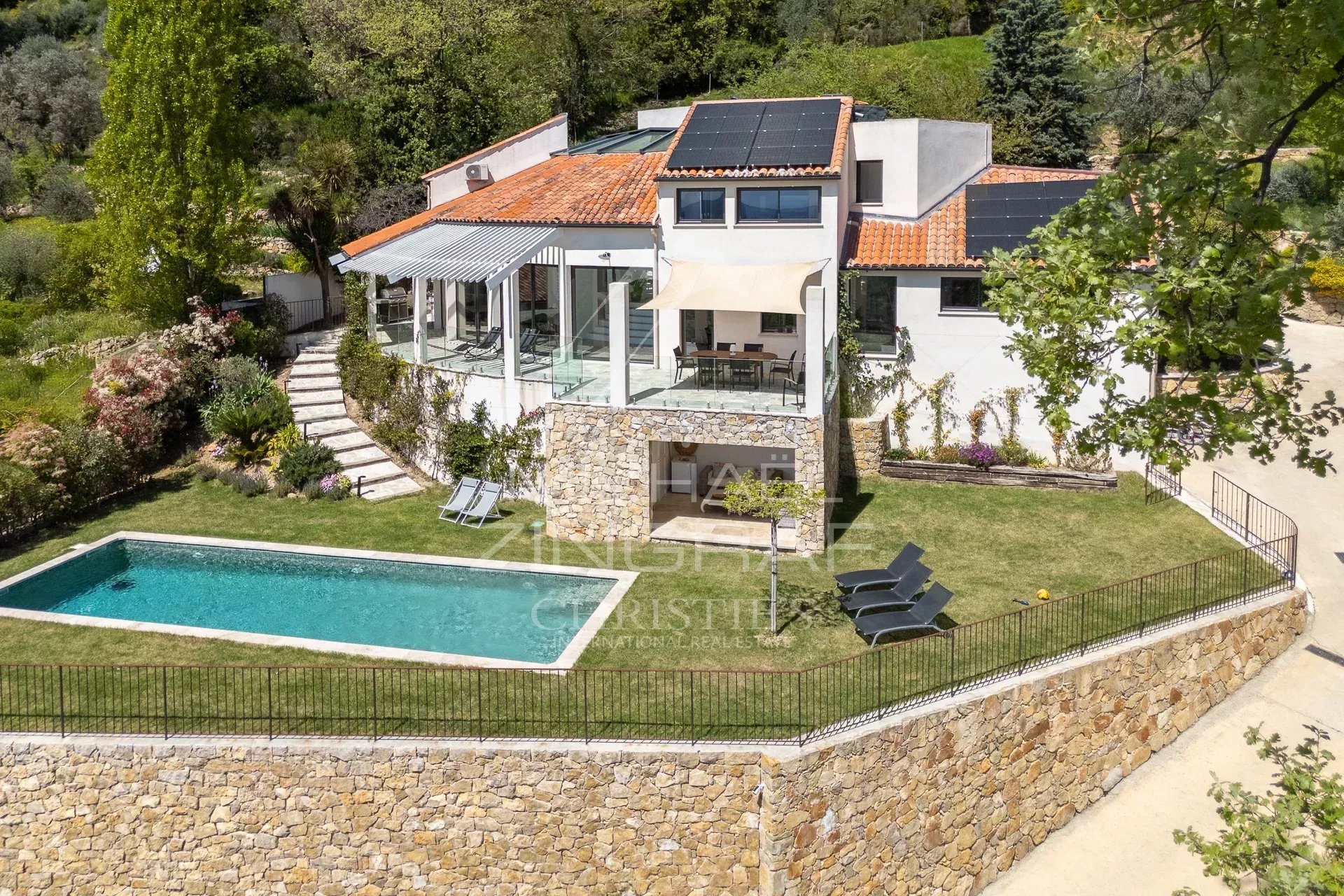 Lumineuse villa contemporaine