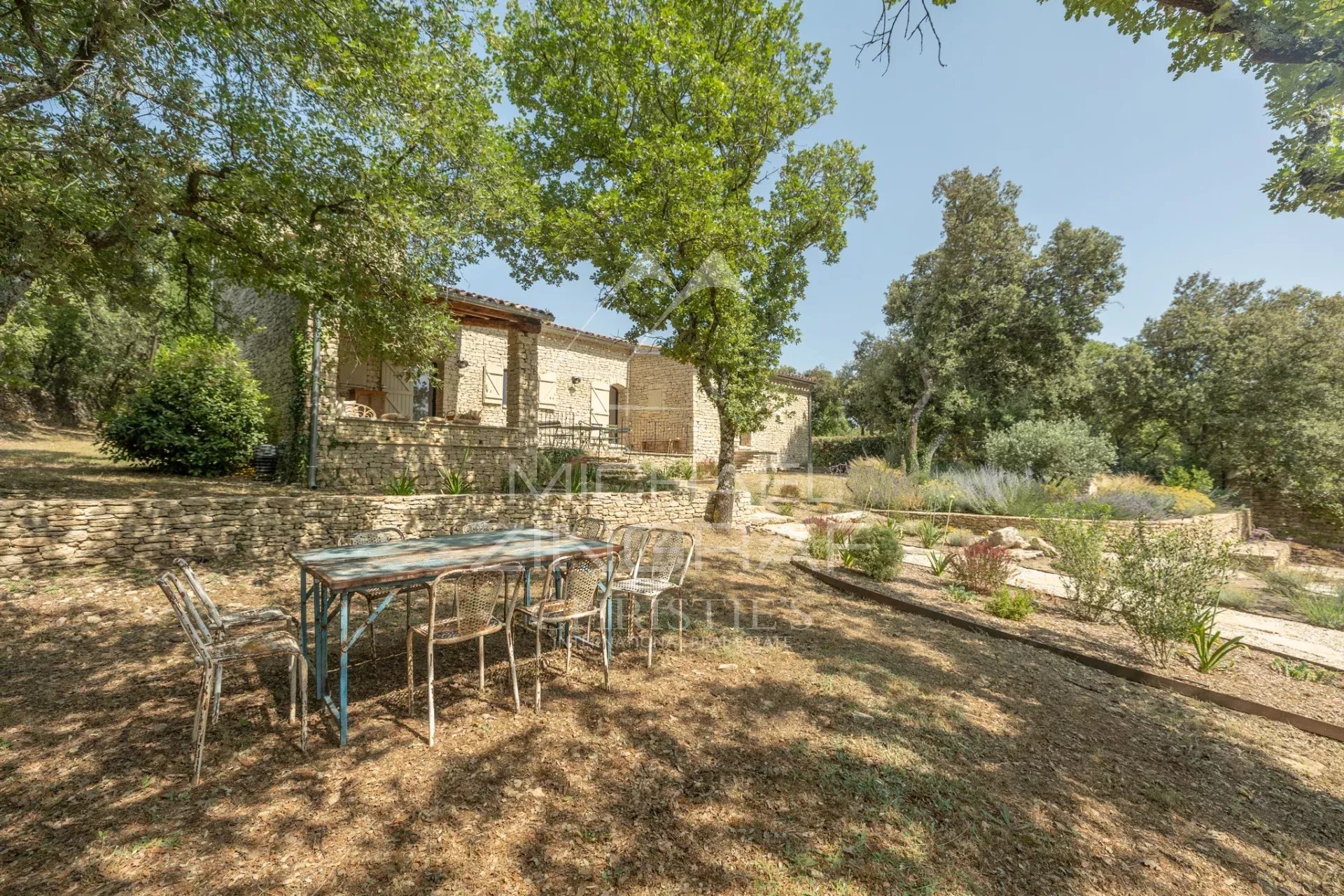 Gordes - Charmantes Haus in der Nähe von Dorf