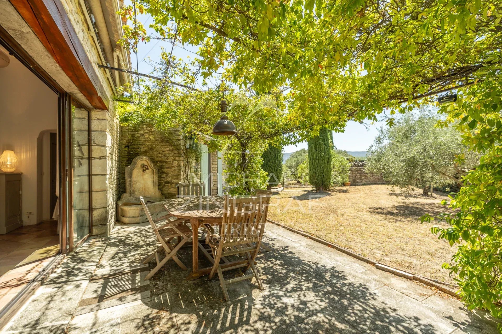 Charmante villa de plain-pied avec piscine