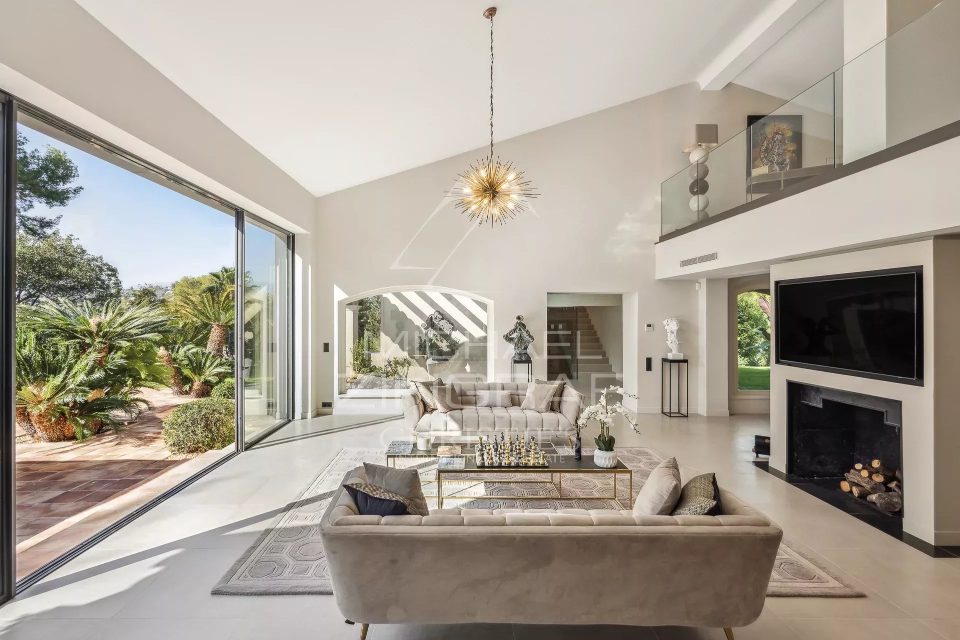 Superbe villa rénovée dans un écrin de verdure - 5 chambres