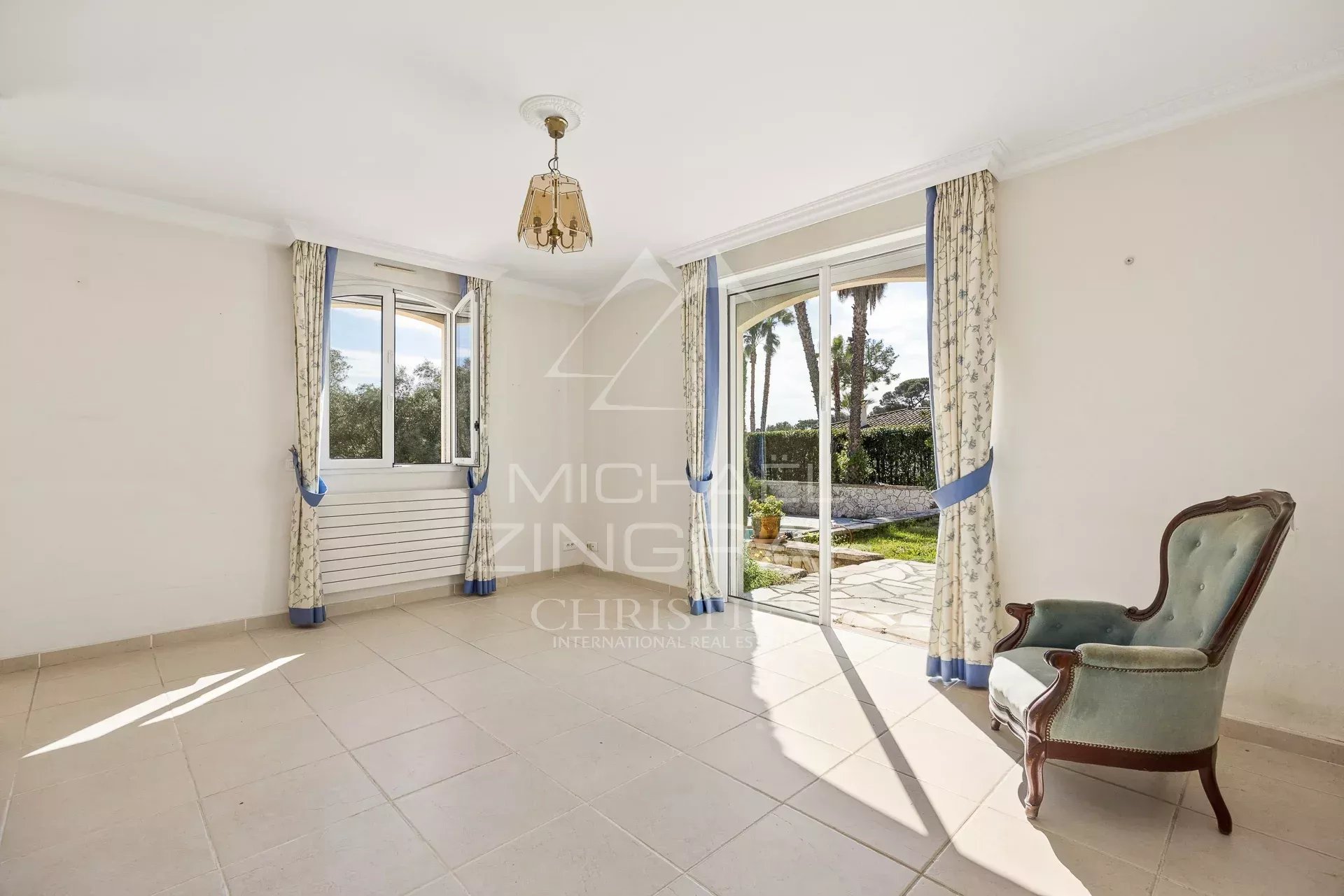 Antibes - Villa - Geschlossene Wohnanlage