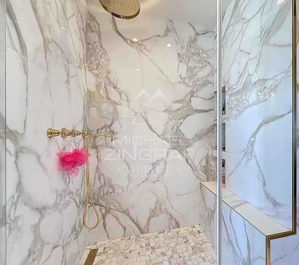 Juan-les-Pins – Außergewöhnliche Wohnung im obersten Stockwerk, großzügige Räume, Sonne und Meerblick