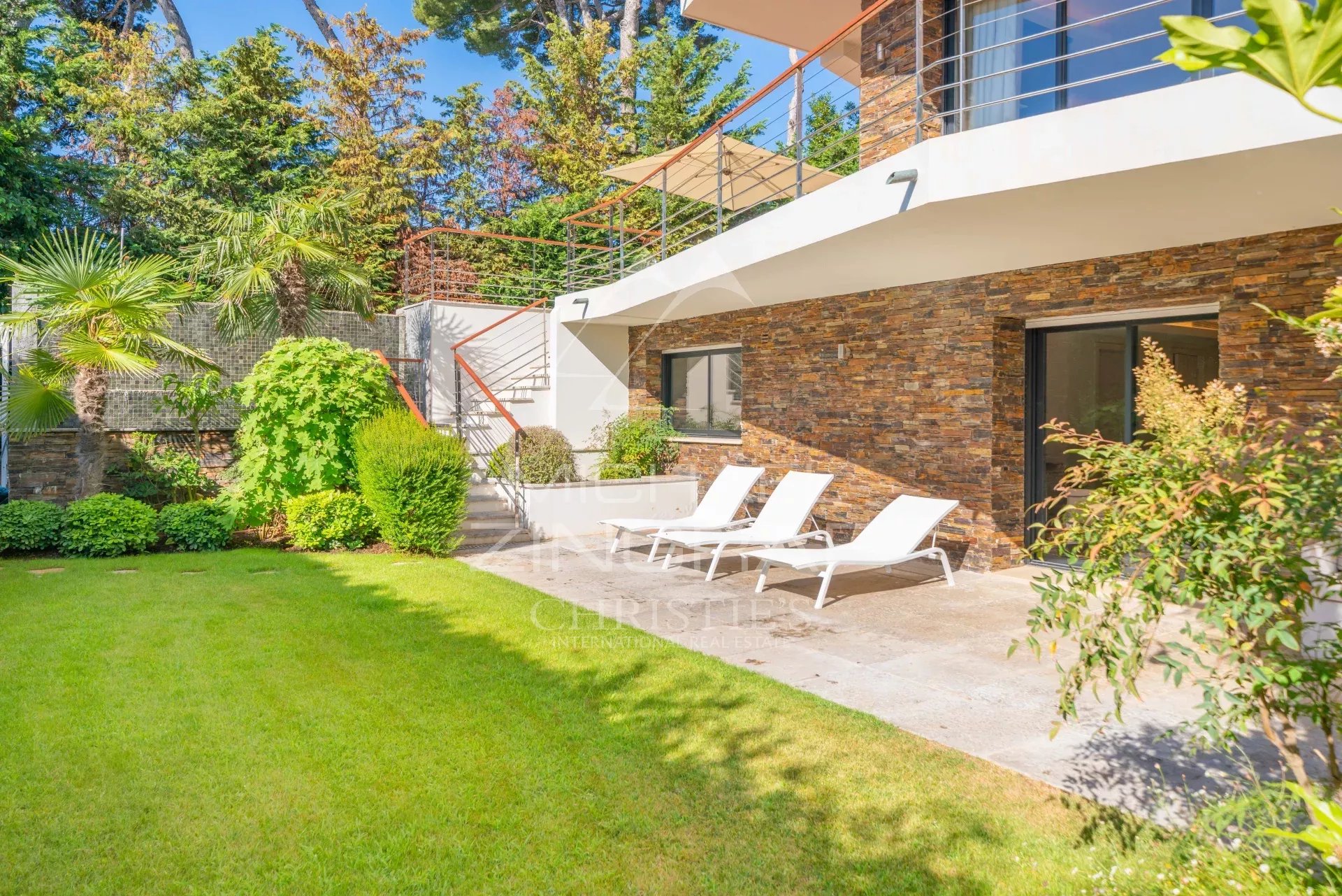 Modern renovierte Villa nahe der Strände von Garoupe