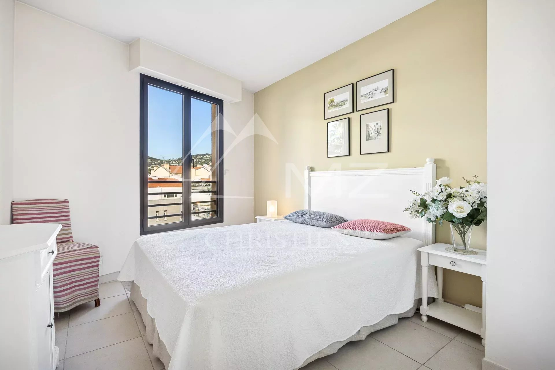 Bas Montrose, agréable duplex en dernier étage