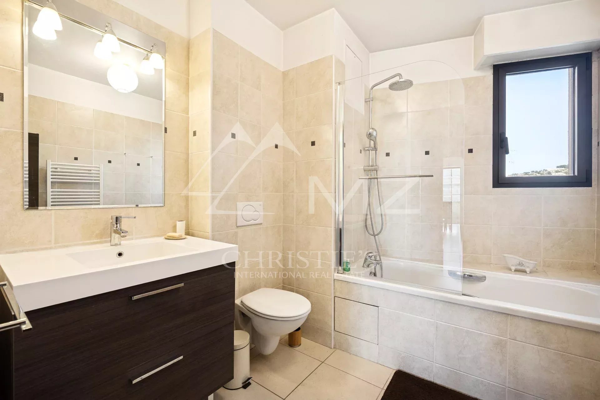 Bas Montrose, agréable duplex en dernier étage