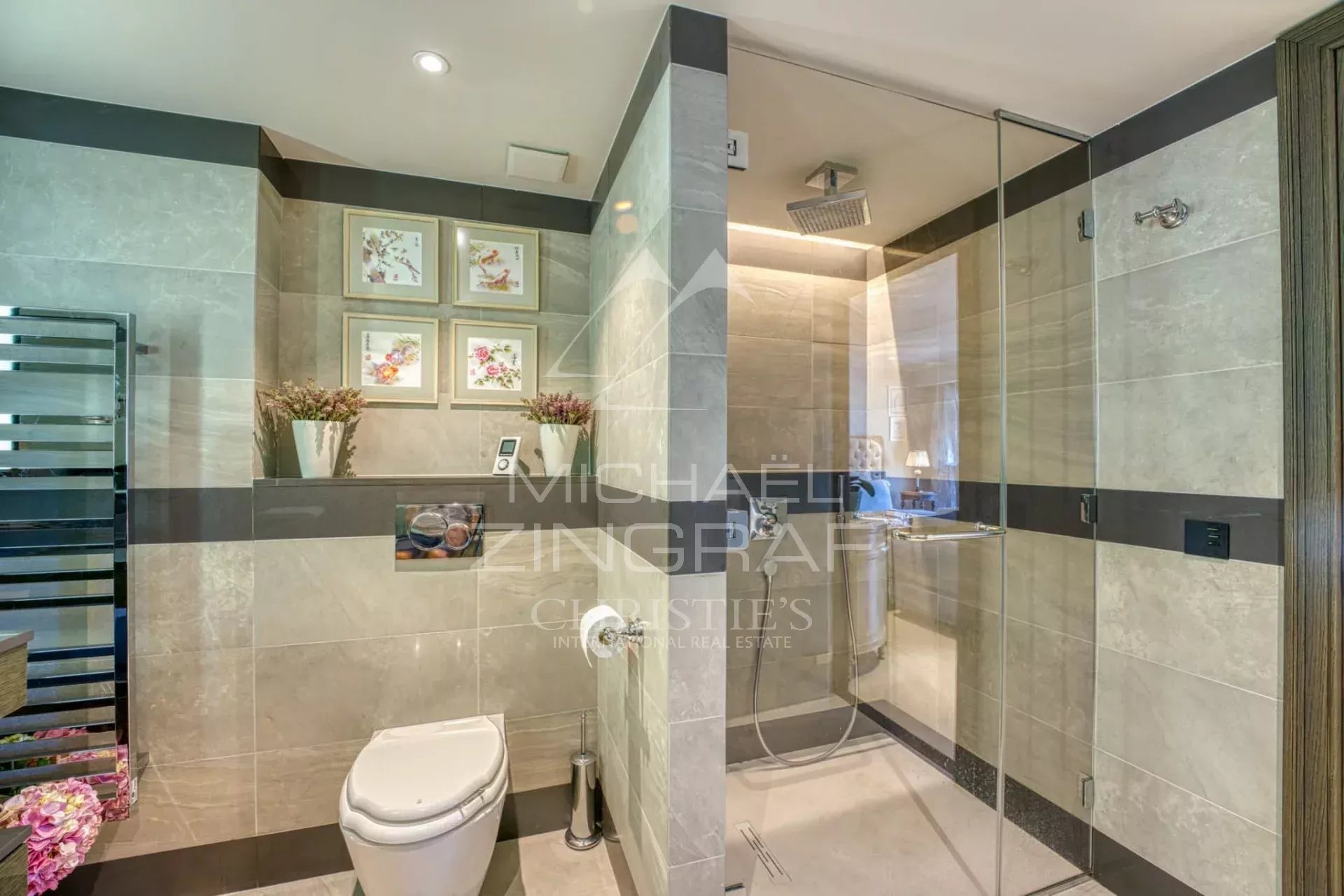 Appartement d'Exception avec Terrasses Panoramiques et Prestations Haut de Gamme