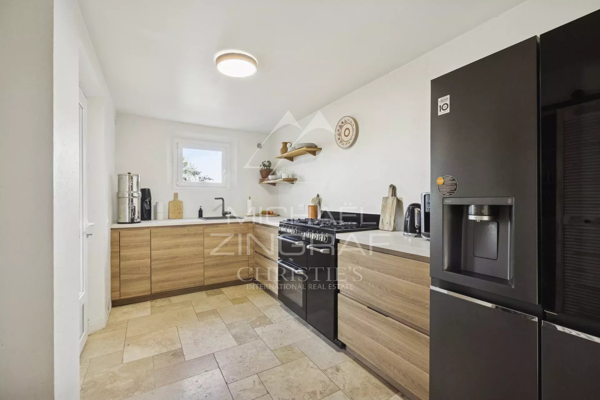 CHARACTER PROPERTY IN THE HEART OF NATURE