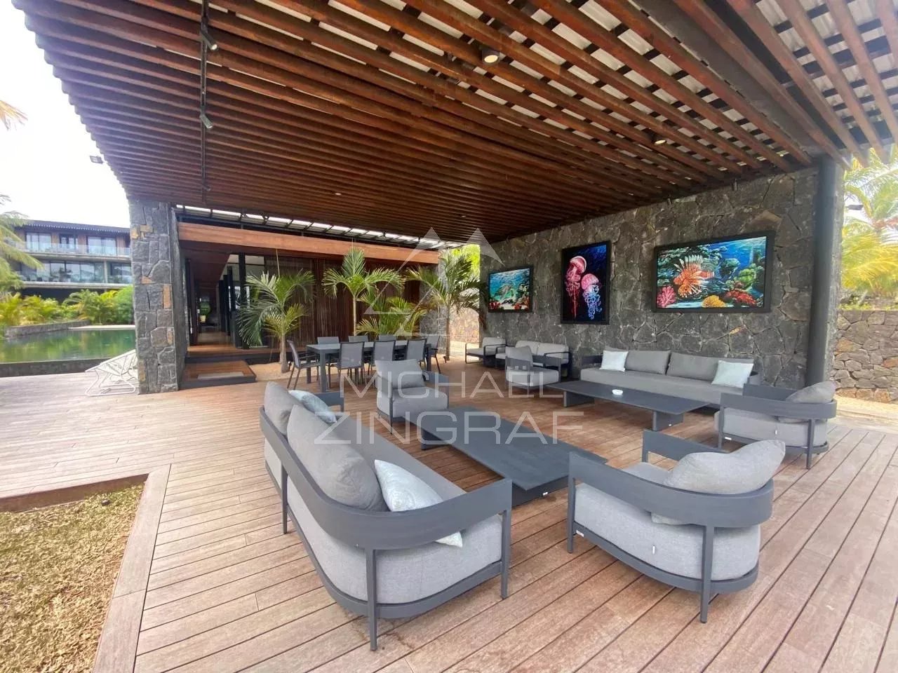 UNIQUE PIEDS DANS L'EAU  – PEREYBERE