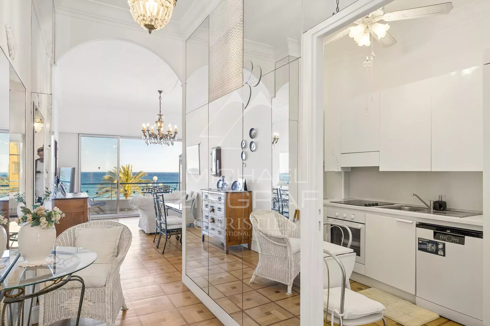 Location d'appartement à long terme - Promenade des Anglais, Nice