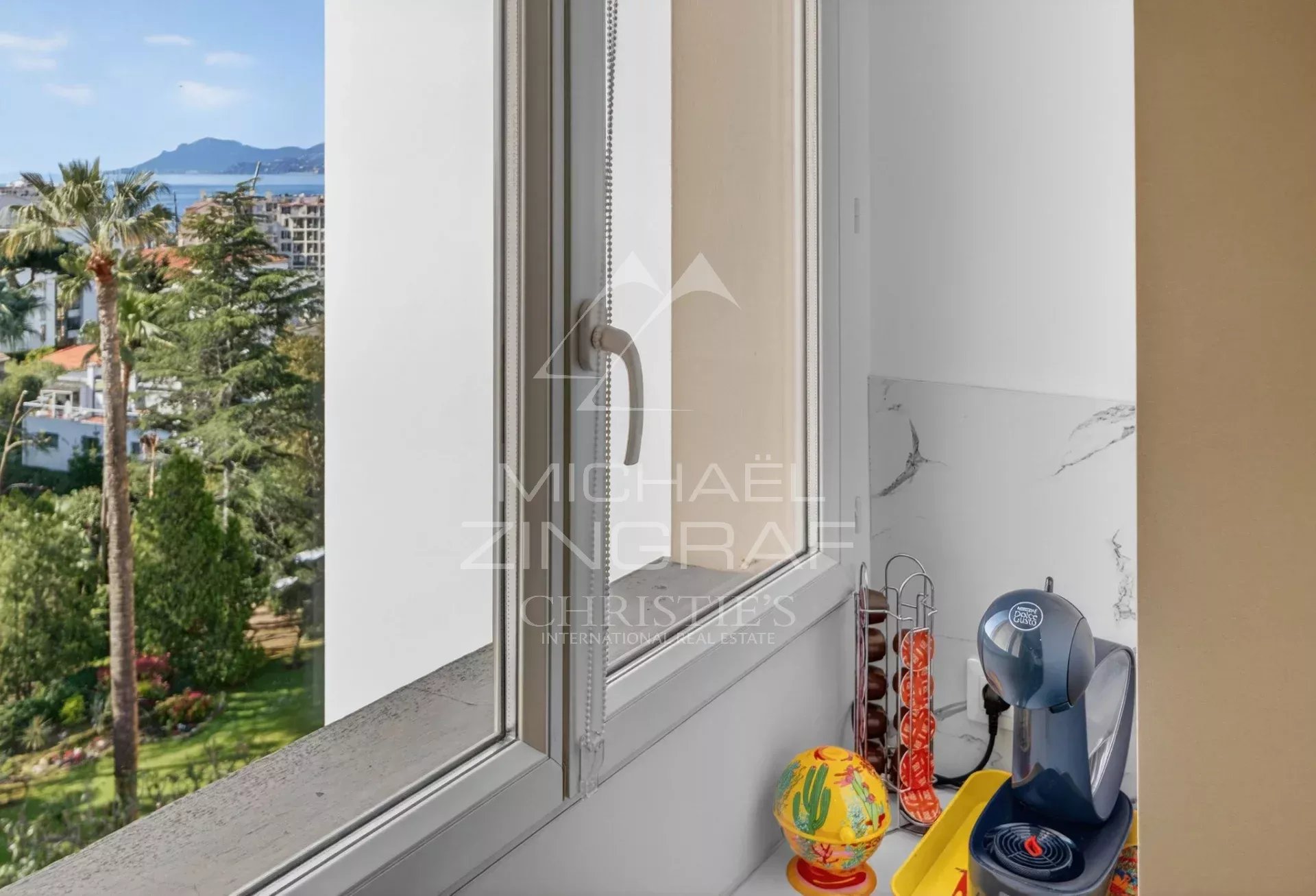 Cannes - Basse Californie - Superbe 3 pièces rénové avec vue mer panoramique