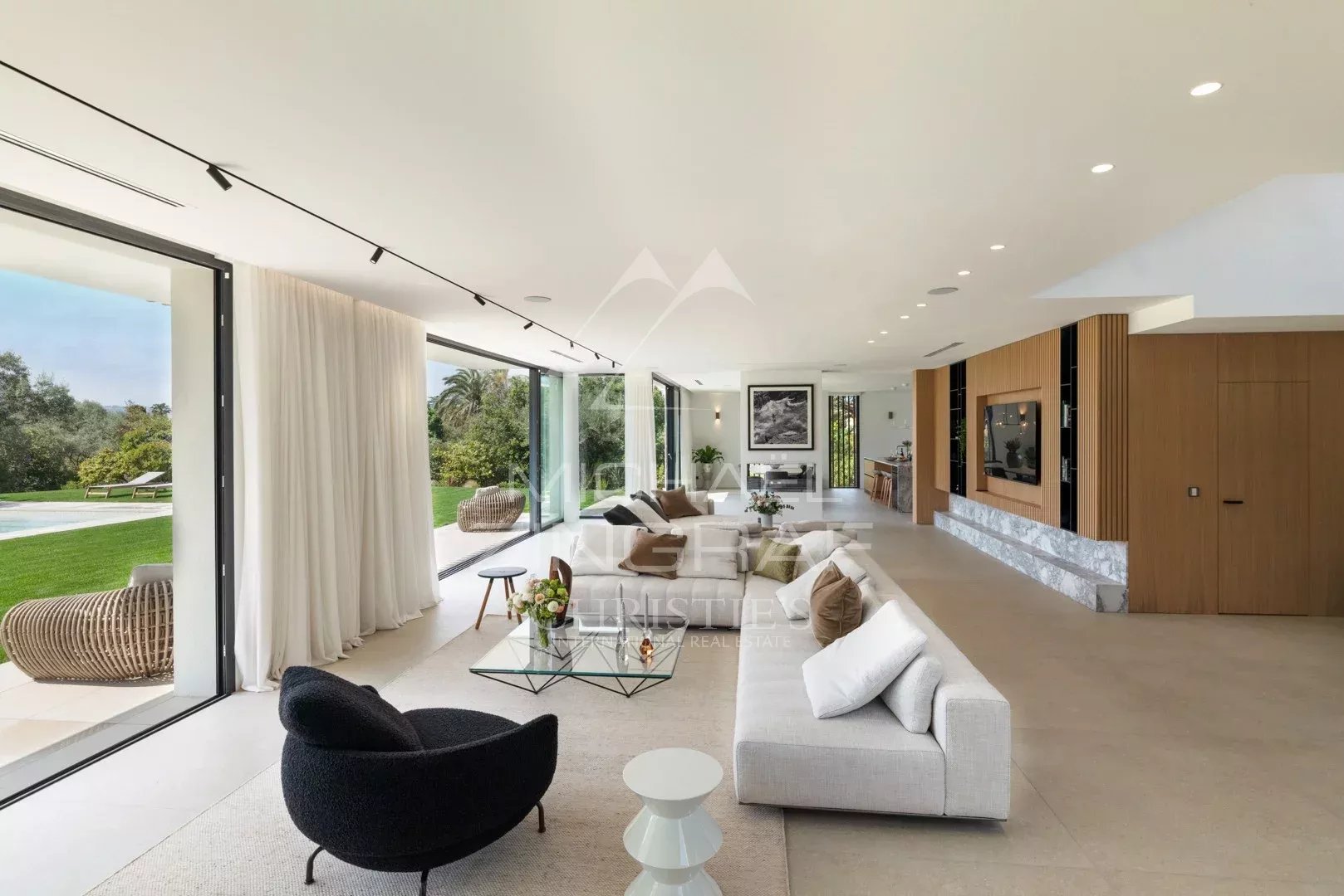 Villa contemporaine d’exception - versant ouest du Cap d’Antibes, à deux pas de l’Hôtel du Cap-Eden-Roc