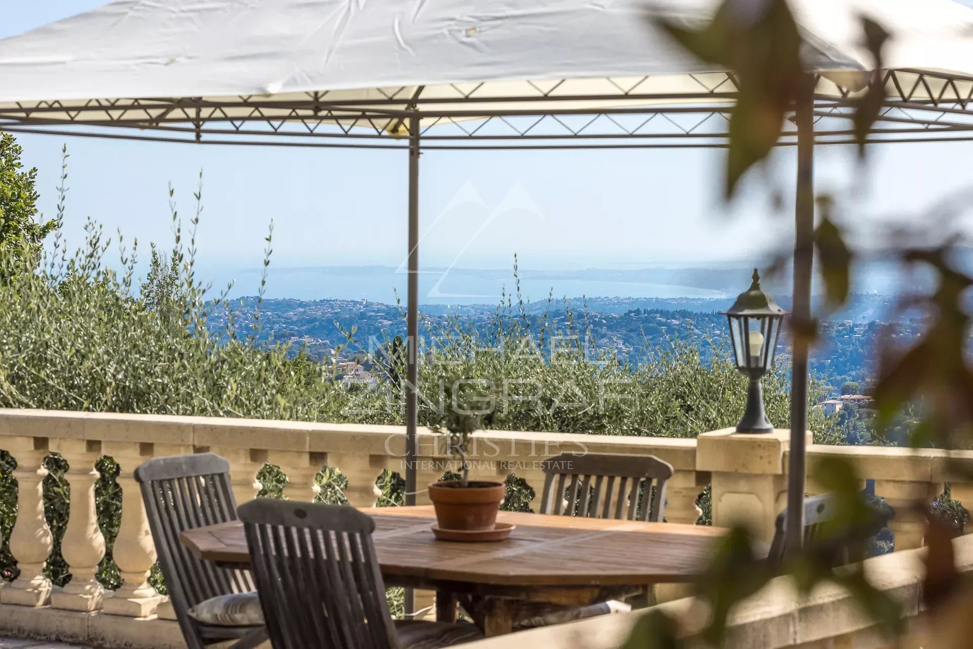 Close to Nice – Aspremont – Charming property with panoramic views