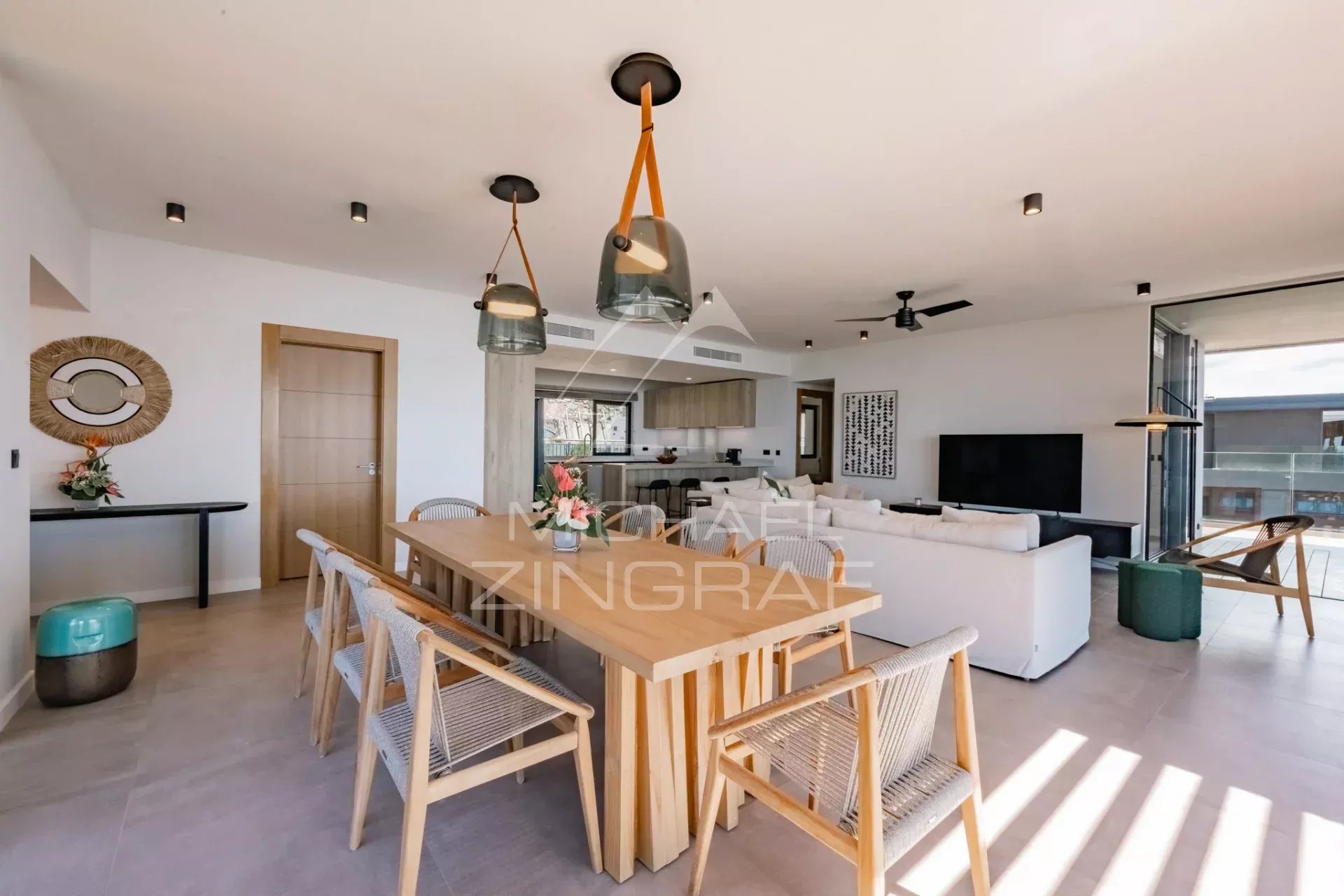 Penthouse mit 4 Schlafzimmern und Meerblick – Black River