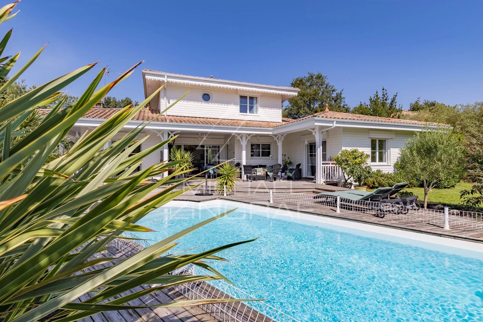 Villa familiale - Harmonie et douceur de vivre au Port du Rocher