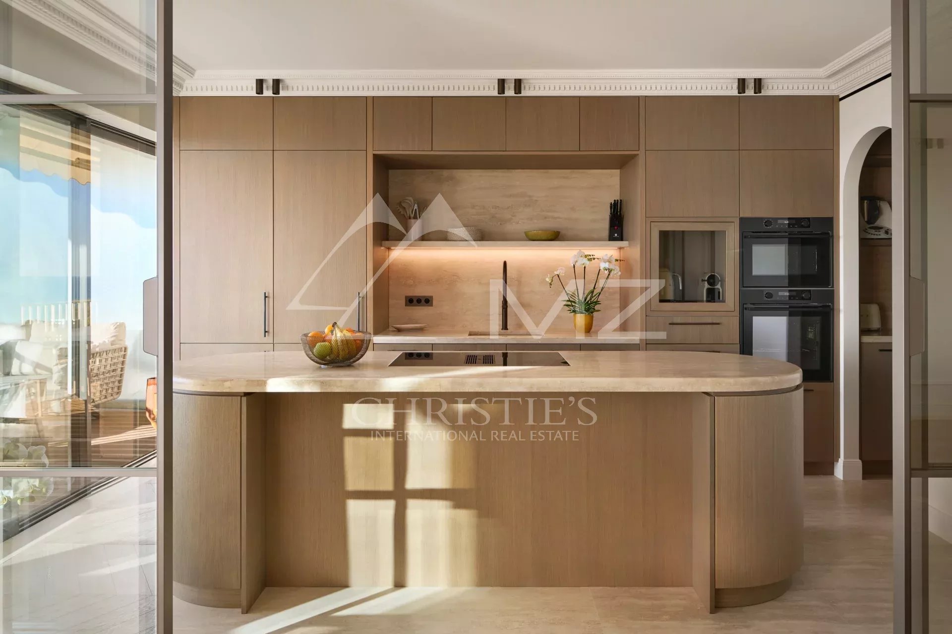 EXCLUSIVITE: Superbe appartement contemporain à la vue mer époustouflante