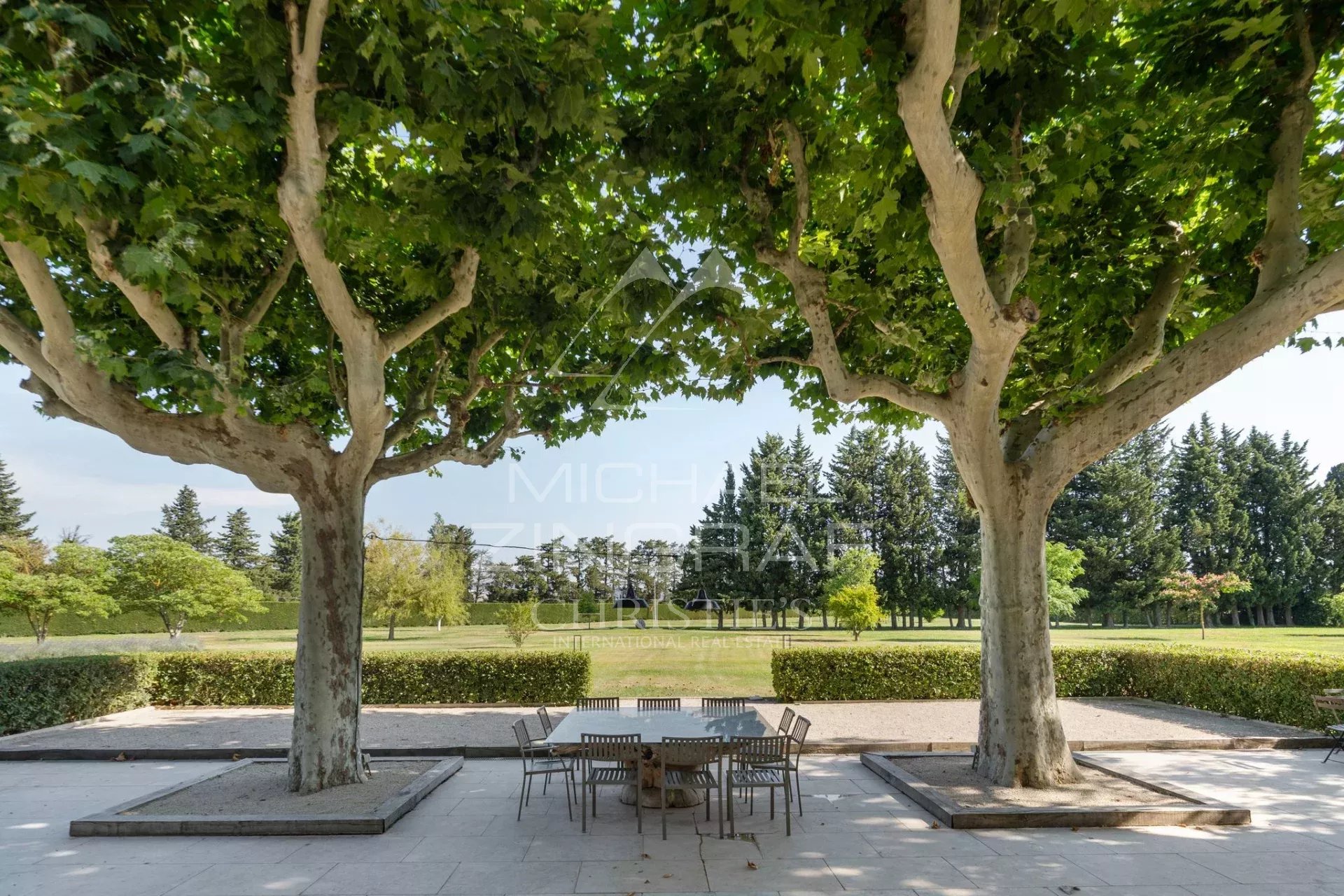 Mas Provençal rénové proche de Saint-Rémy-de-Provence