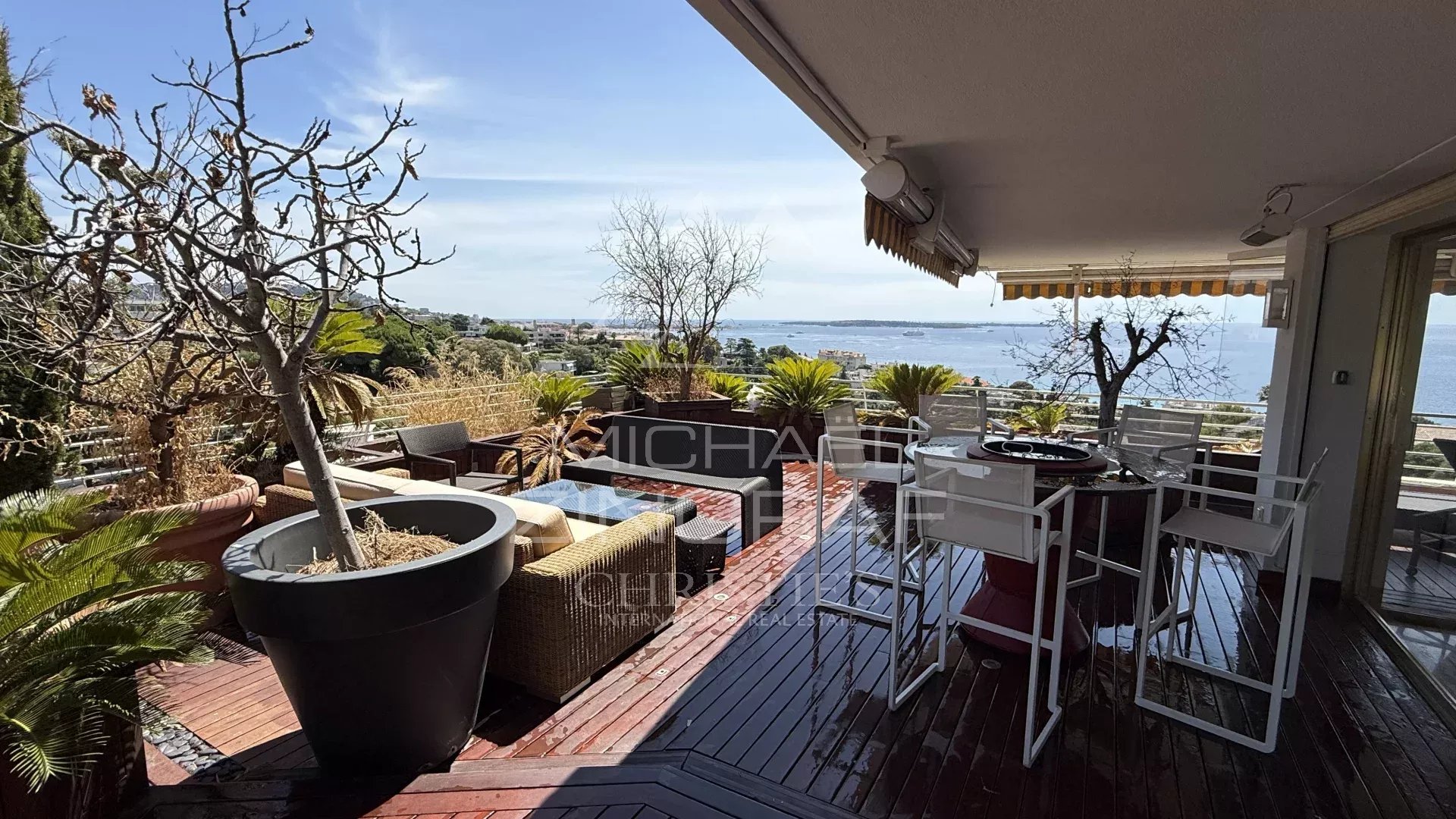 CANNES, CROIX DES GARDES – PANORAMABLICK AUF DAS MEER