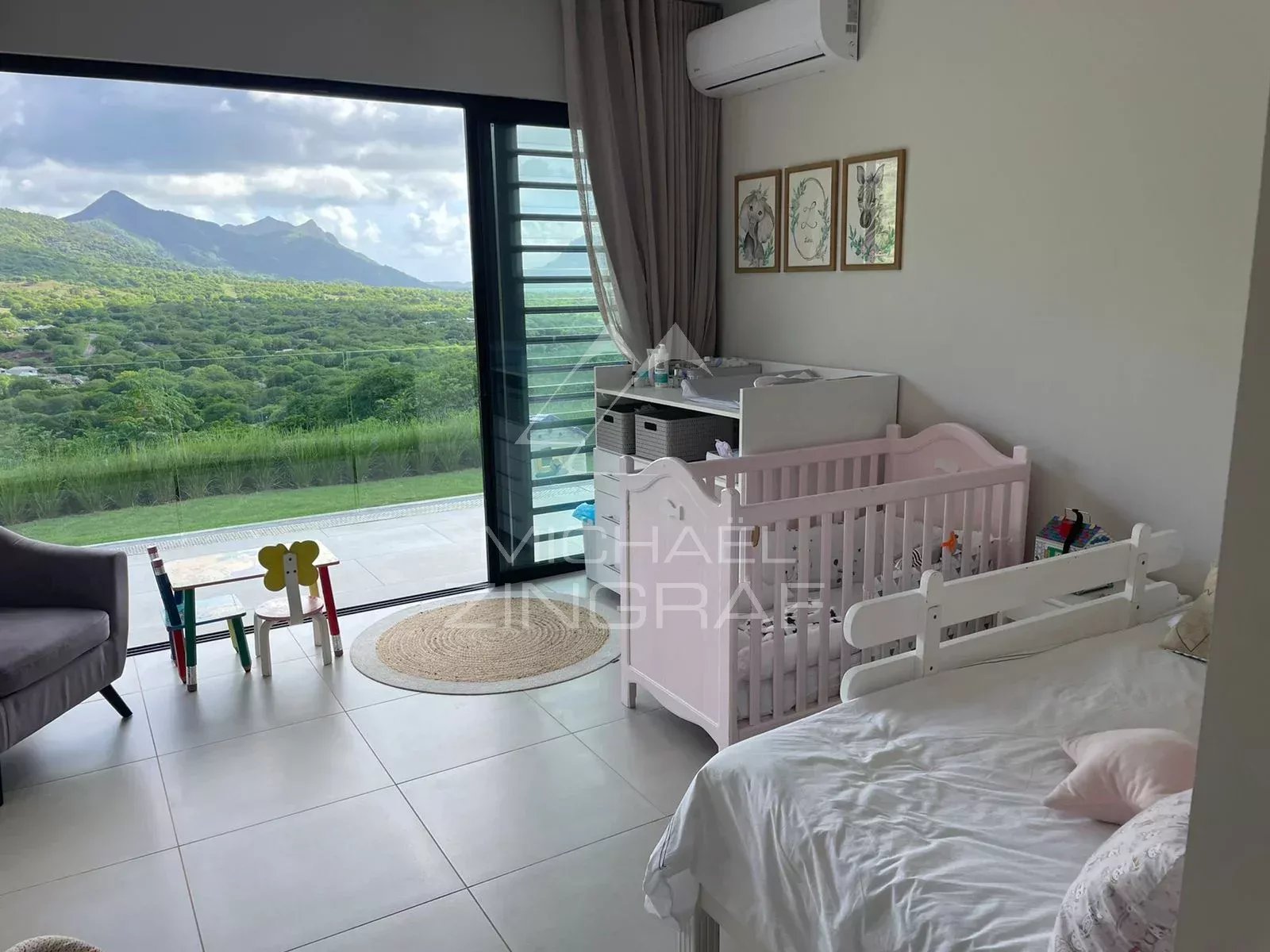 Exceptional Luxury Villa in Black River