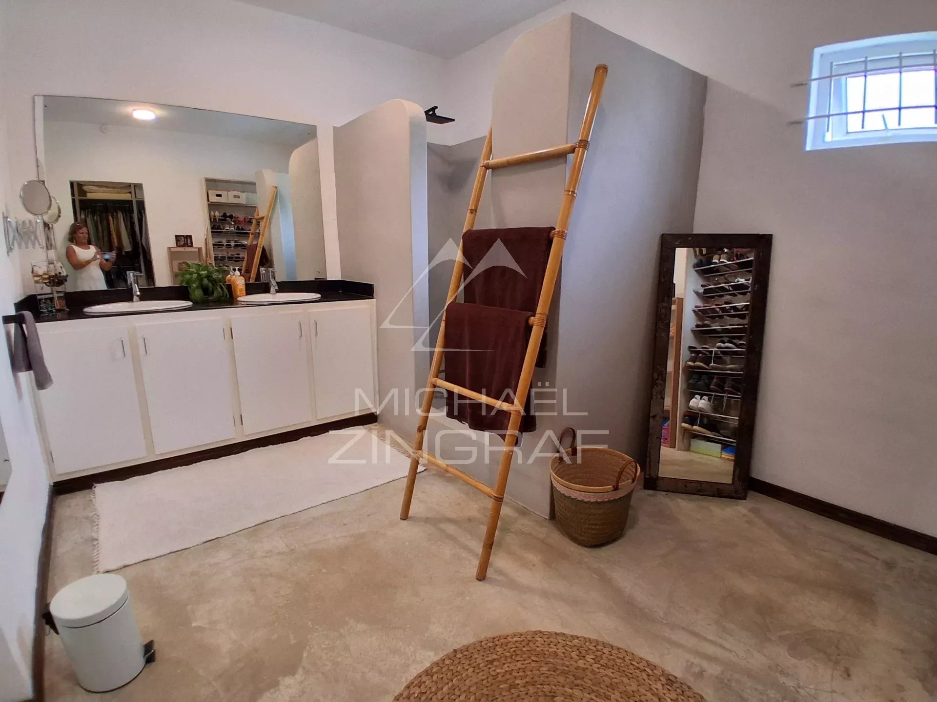 Furnished 4-Bedroom Family Home with Swimming Pool