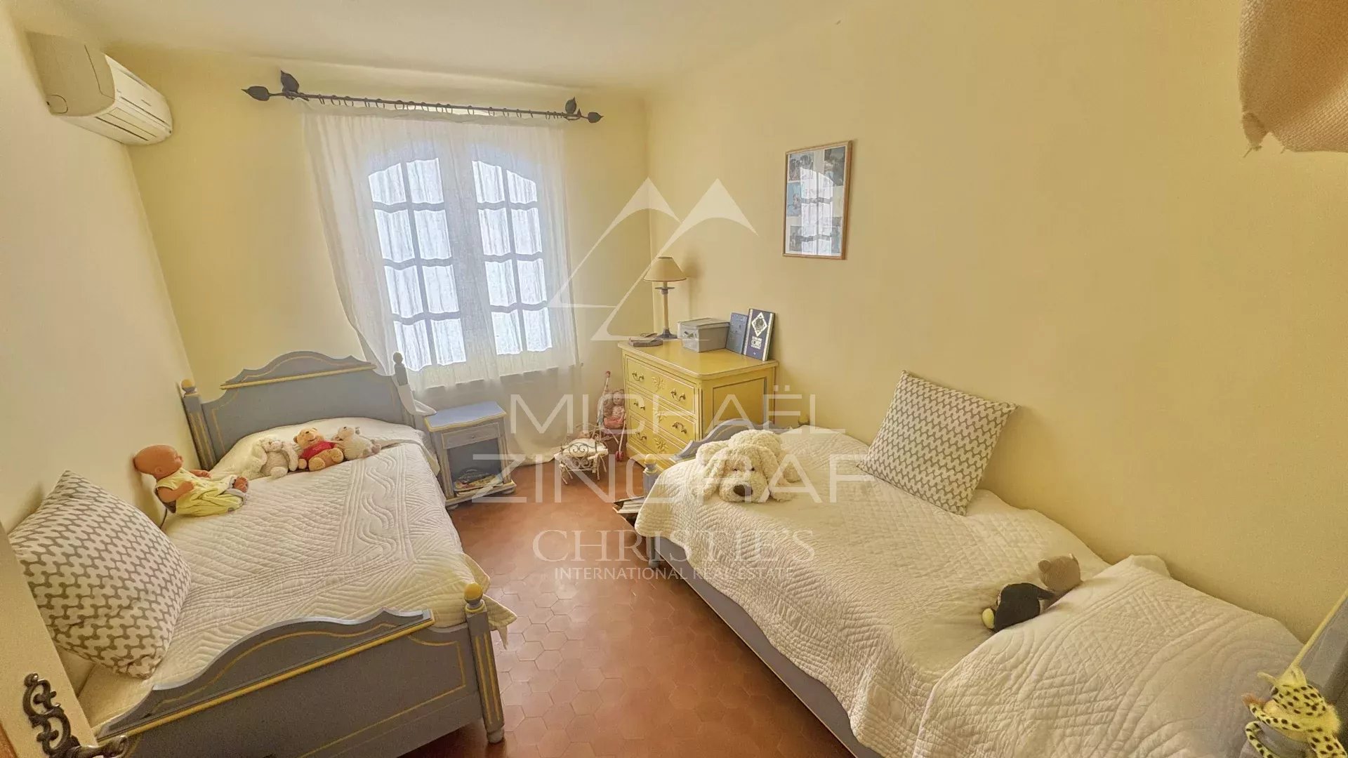 Authentique mas provençal avec vue mer