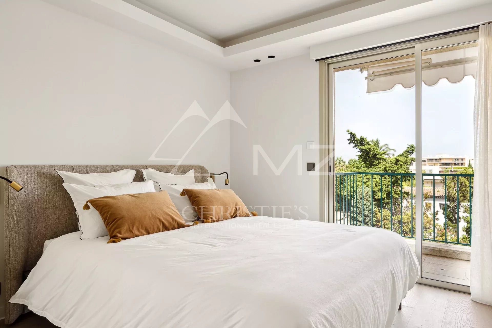 Cannes Croisette - Magnifique appartement 4 pièces vue mer