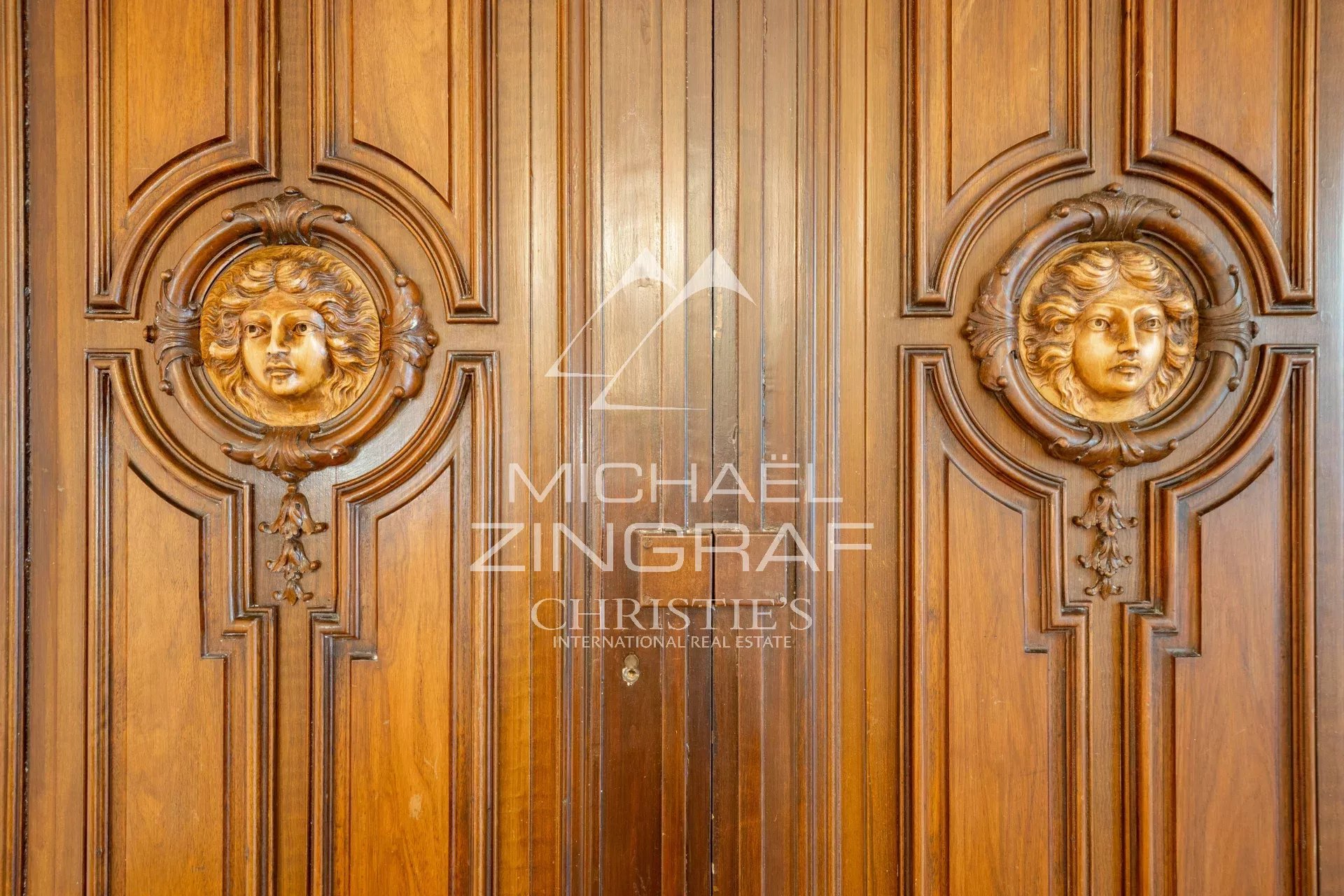 EXCLUSIF - CARRÉ D'OR APPARTEMENT D'EXCEPTION AVEC JARDIN