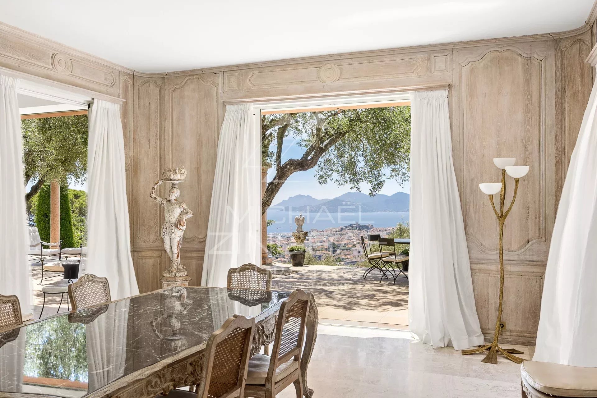 Co - EXCLUSIVITE - Cannes - Californie - Majestueuse maison de Maitres