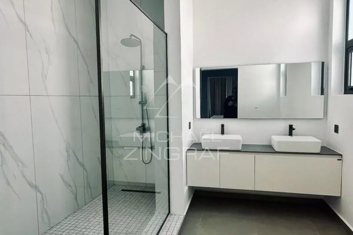 Exklusives Penthouse mit Rooftop & privatem Pool | Pereybère