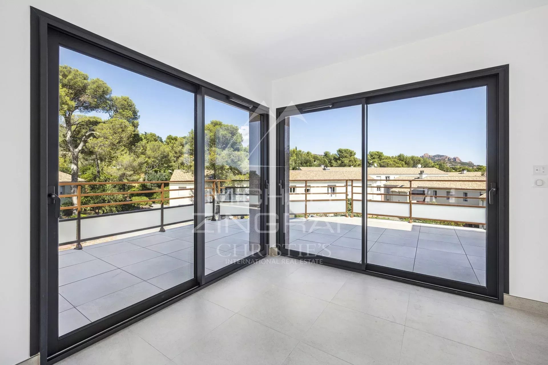 Saint-Raphaël - New apartment in a sought-after neighborhood