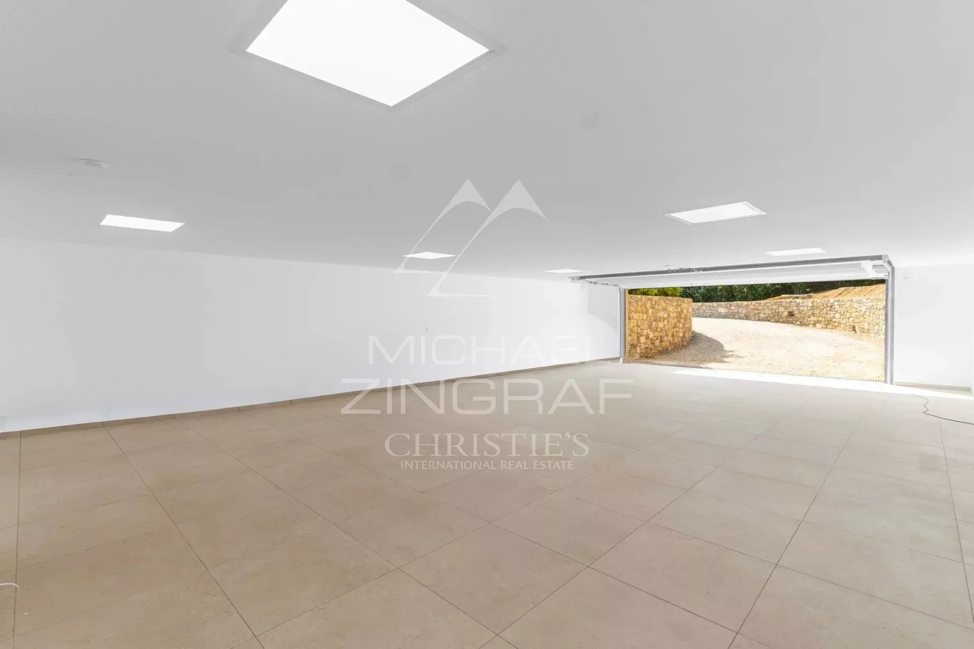 Exceptional Villa in Pampelonne – Elegance and Privacy