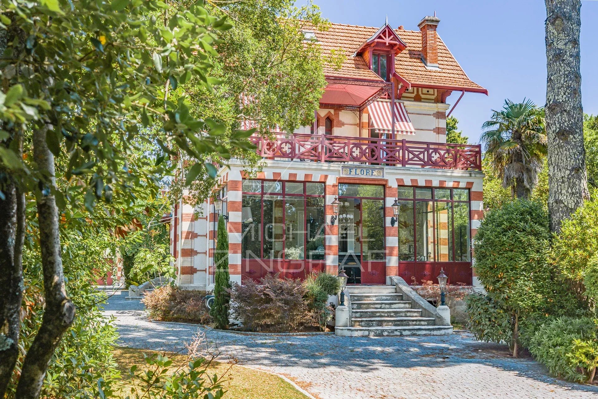 ARCACHON VILLE D'HIVER - VILLA HISTORIQUE PROCHE DE LA PLAGE PÉREIRE
