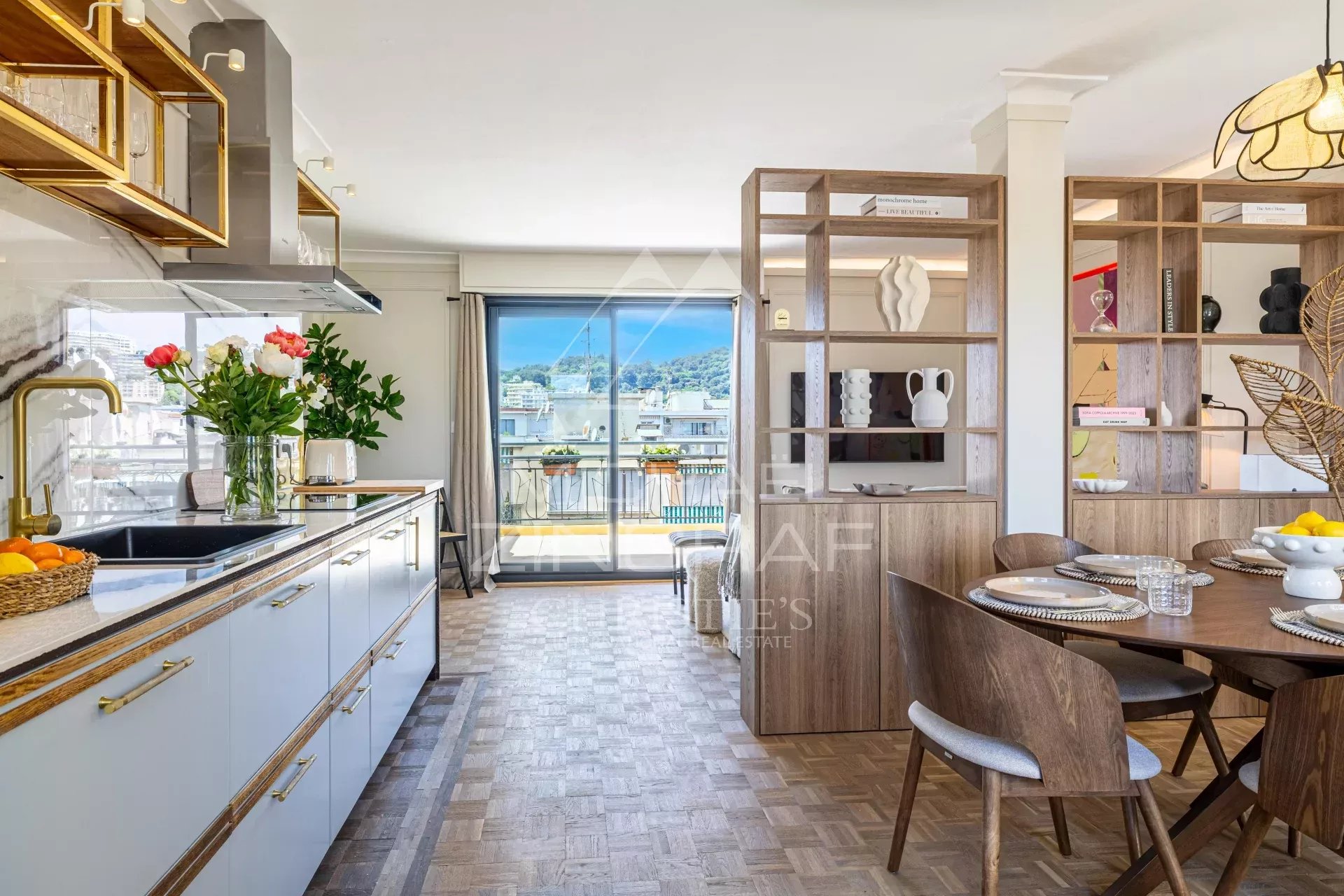 Exceptional Penthouse with Panoramic Terraces – Nice City Centre