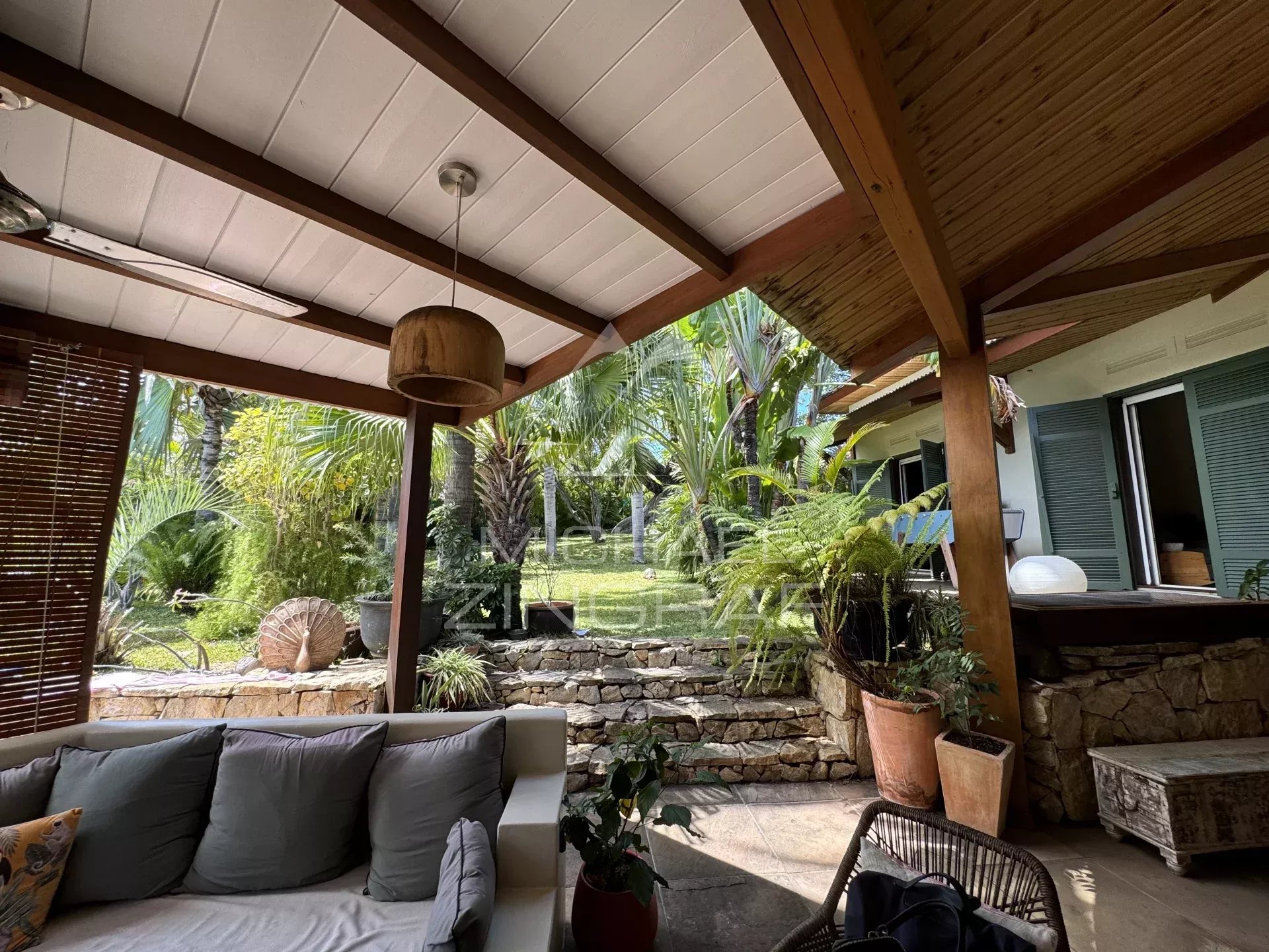 Exceptional Villa in a Secure Estate in Saint-Gilles-les-Bains