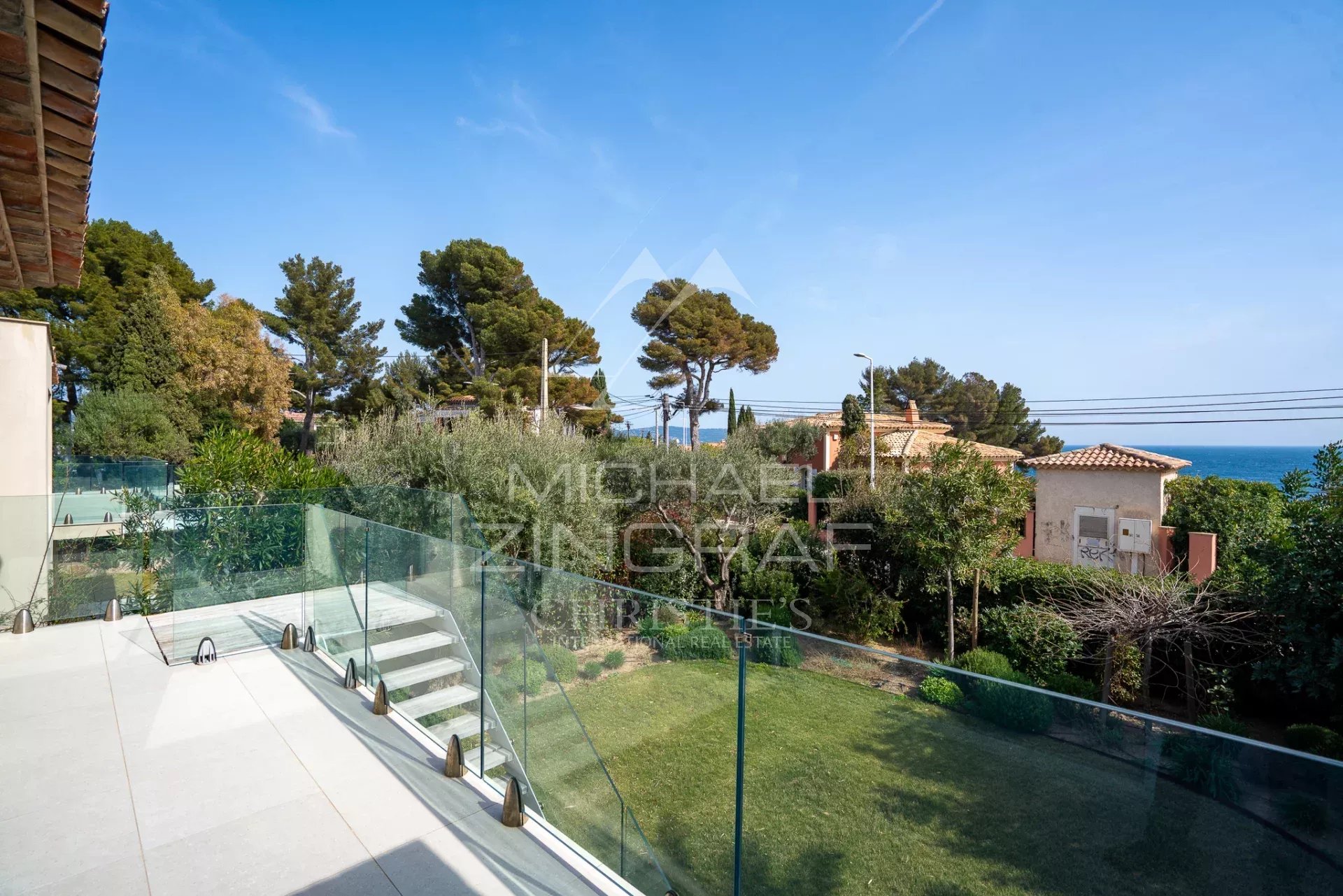 Élégante villa familiale à 5 minutes du port avec vue sur la mer