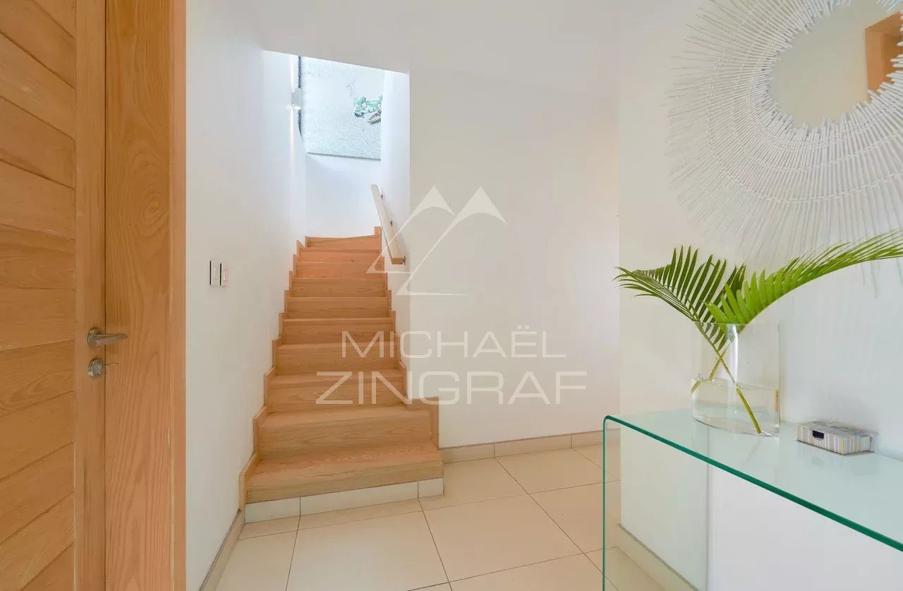 Villa avec piscine dans une résidence sécurisée à Péreybère