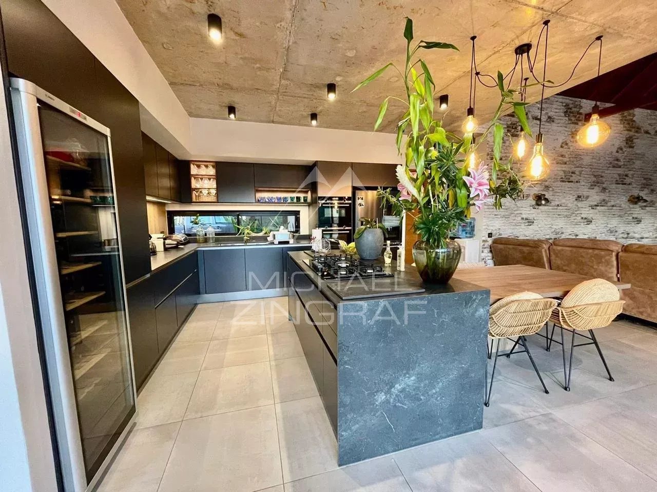 Exceptional Luxury Villa in Black River
