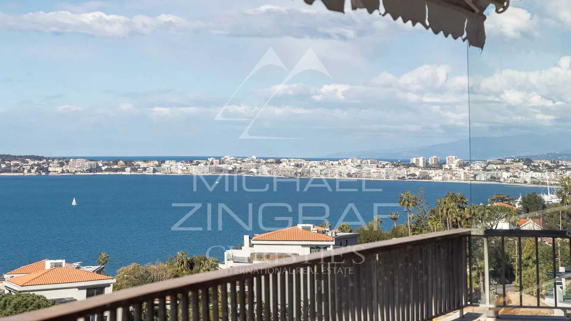 Hervorragende 4-Zimmer-Wohnung mit Panoramablick auf das Meer in einer prestigeträchtigen Residenz