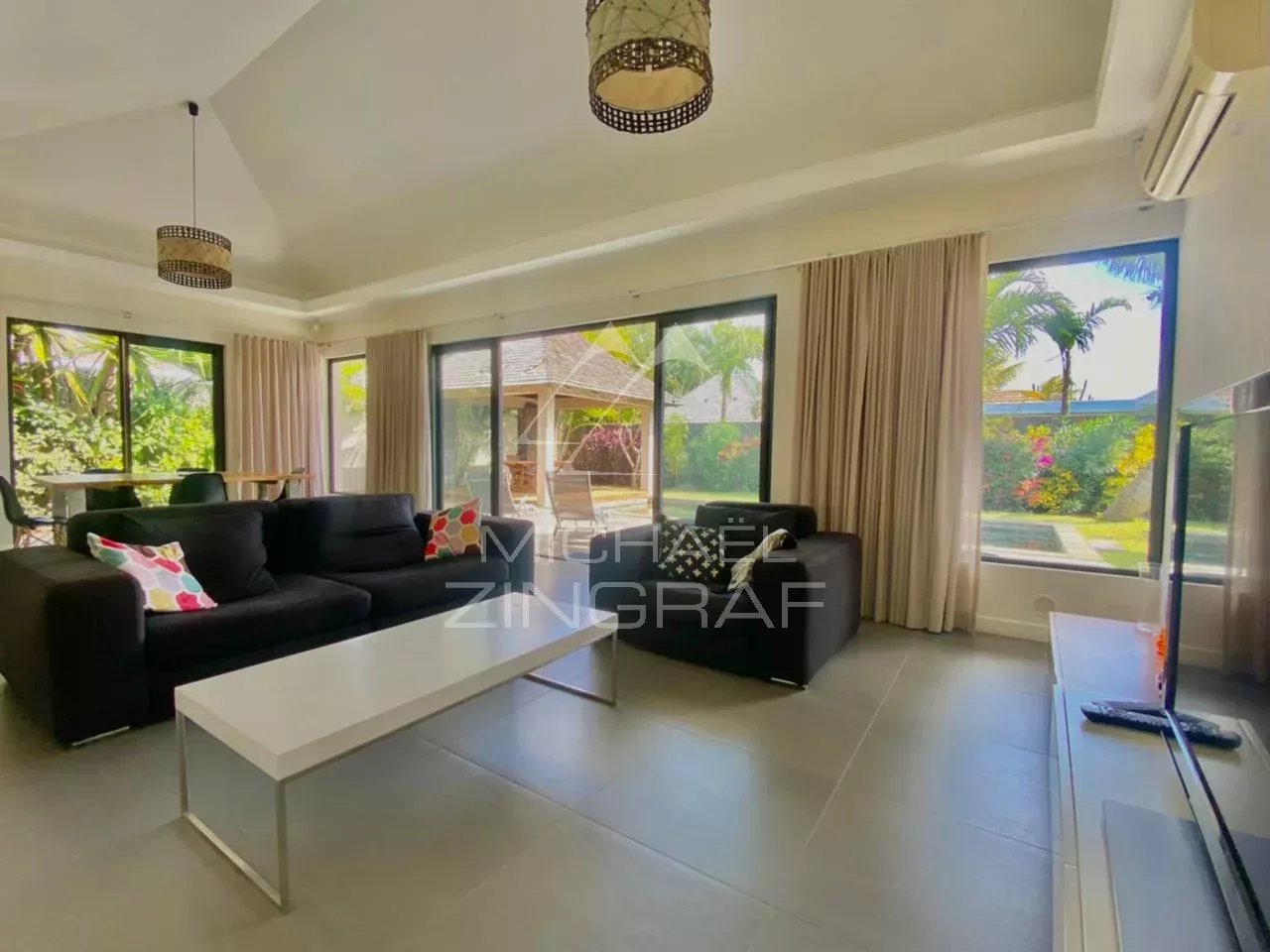 EXKLUSIV: Villa in einer Wohnanlage in Grand Baie