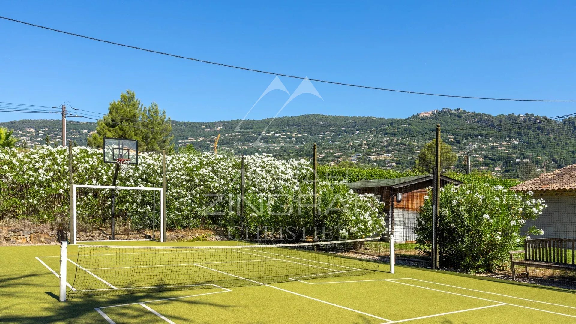 Family Villa with Landscaped Gardens and Leisure Facilities