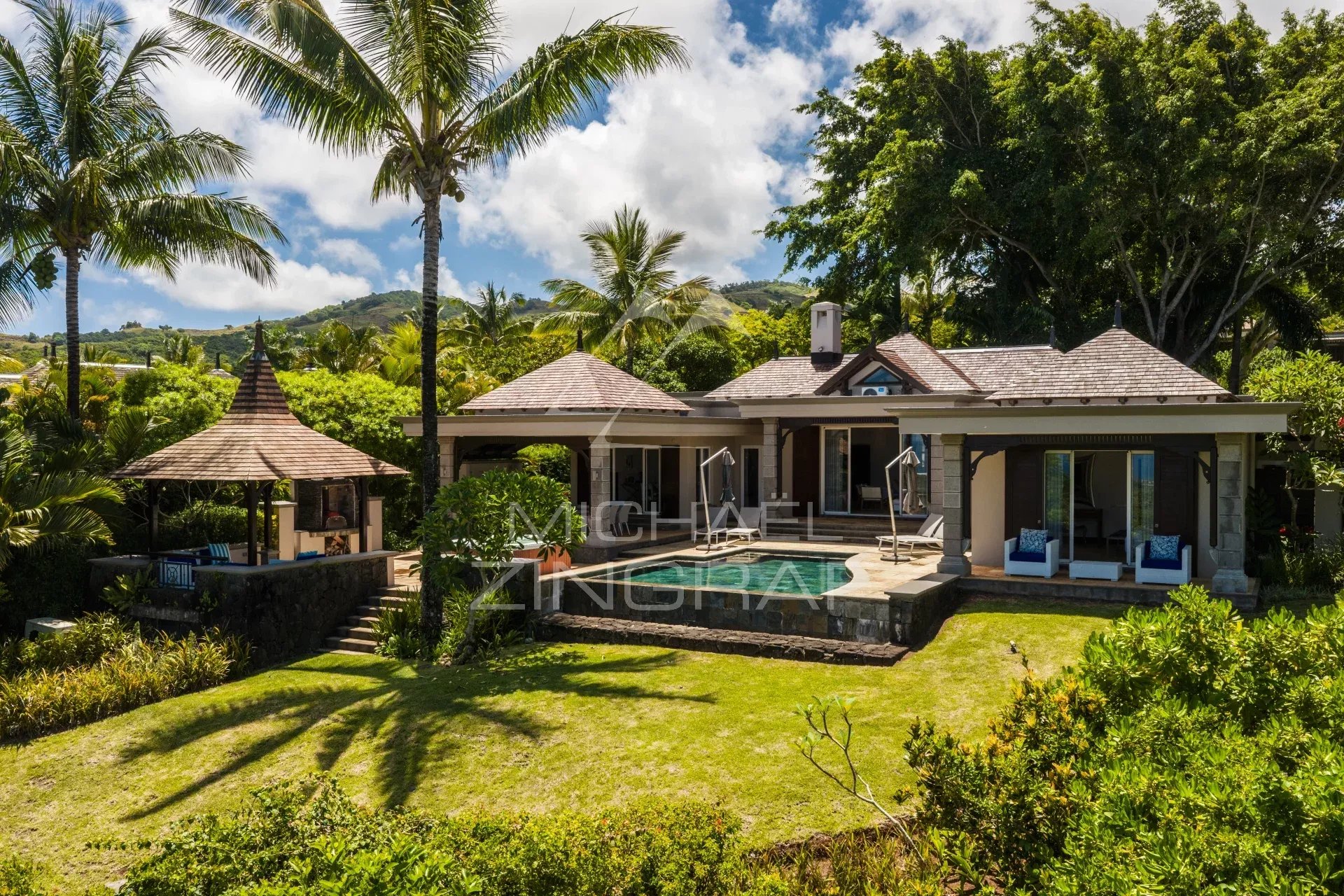 Villa d’exception avec vue panoramique sur l’océan à Valriche